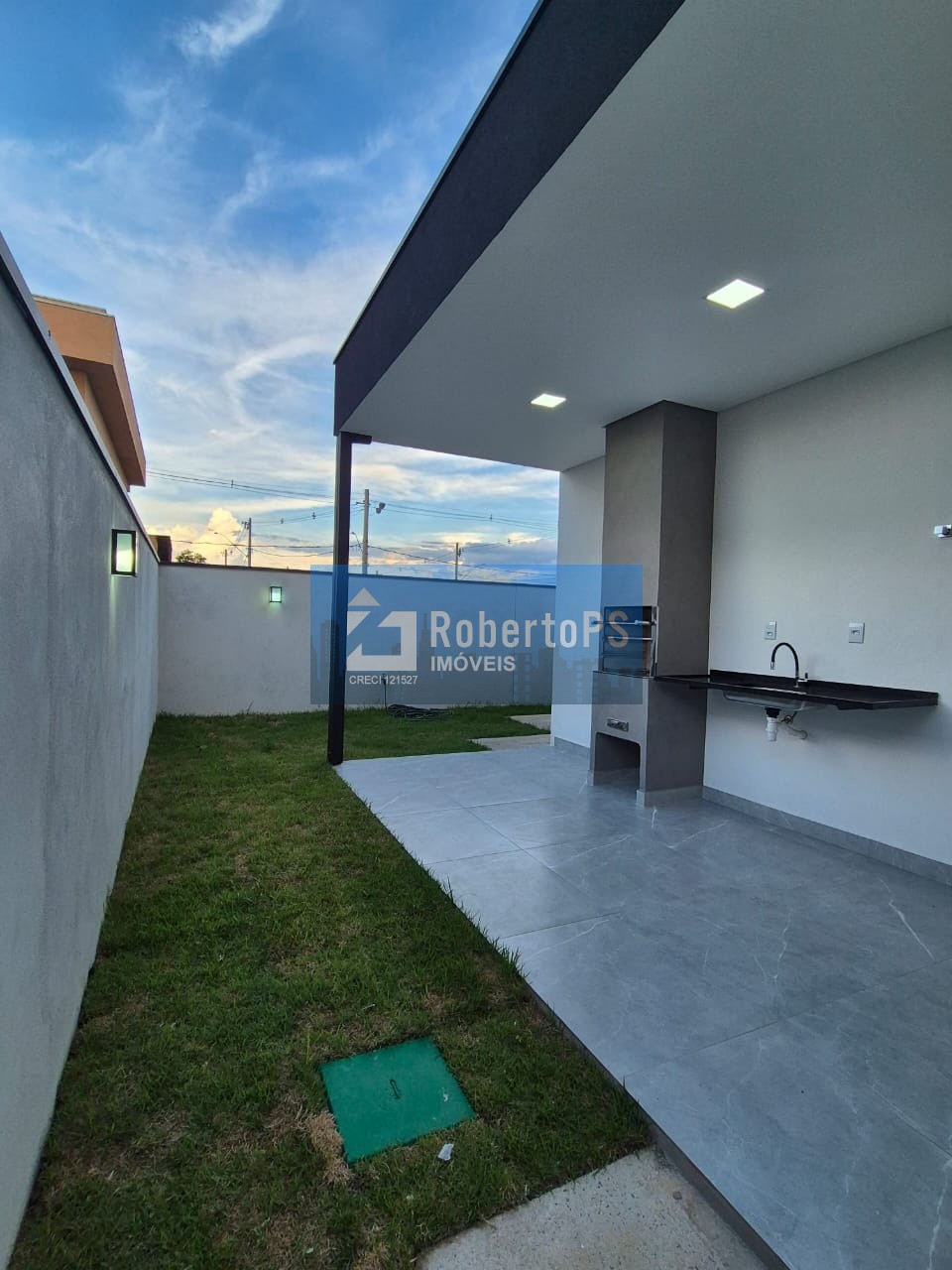 Casa em condomínio de luxo com 3 quartos e 2 vagas no parque