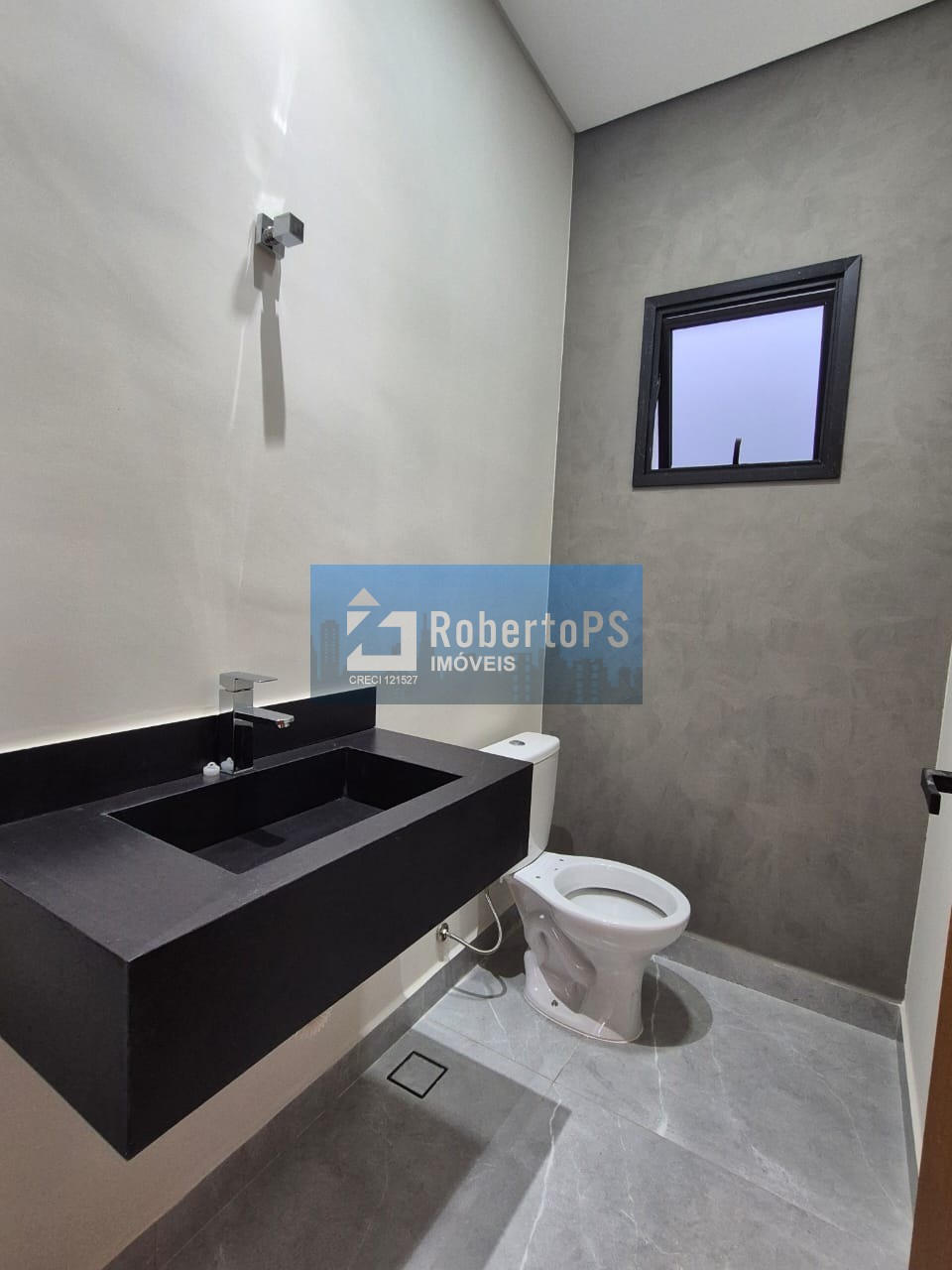 Casa em condomínio de luxo com 3 quartos e 2 vagas no parque