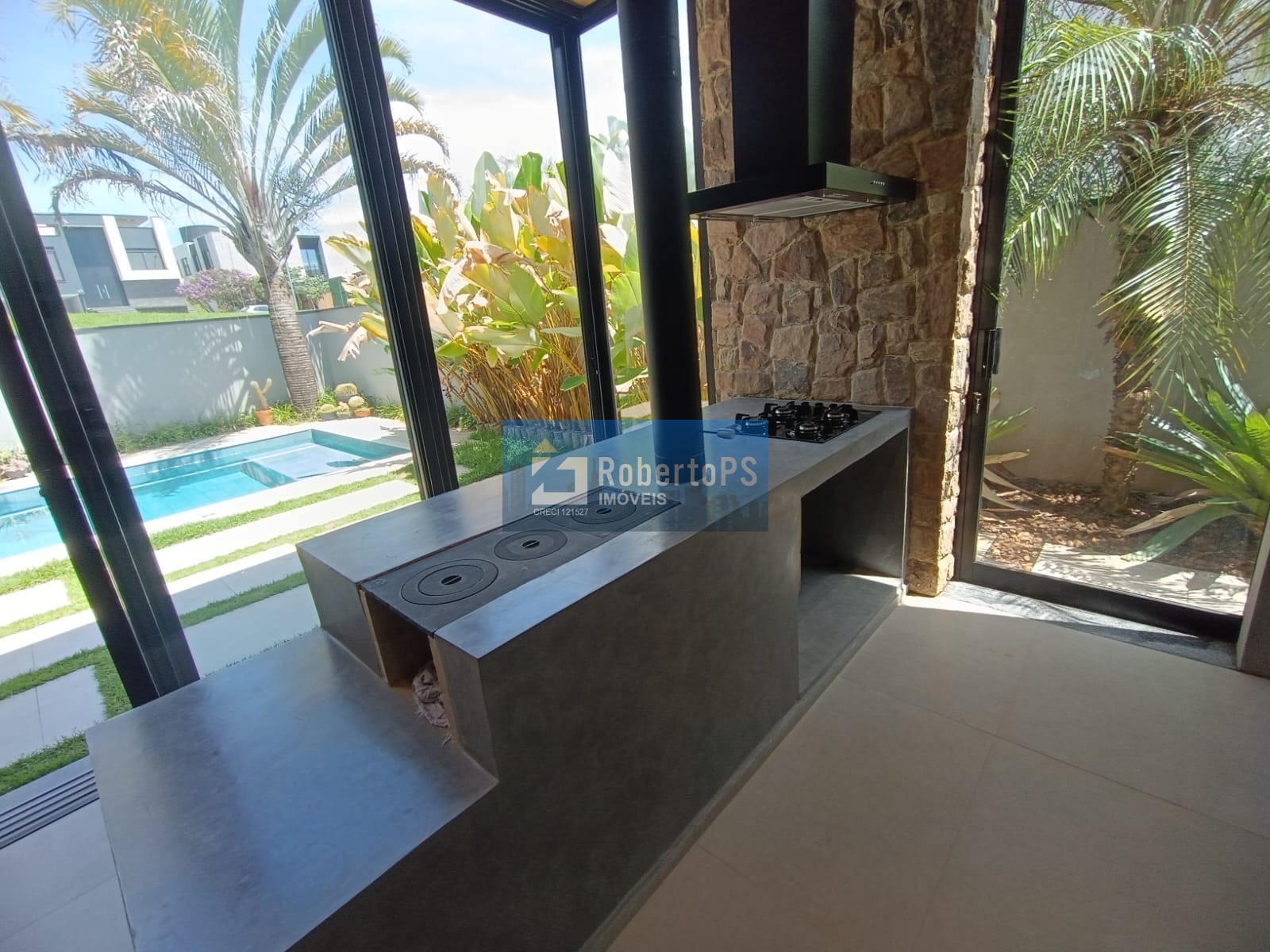 Imóvel de Luxo à Venda em São José dos Campos-SP no Condomínio Residencial Alphaville II: 3 Quartos, 3 Suítes, 3 Salas, 4 Banheiros, 4 Vagas, 290m²