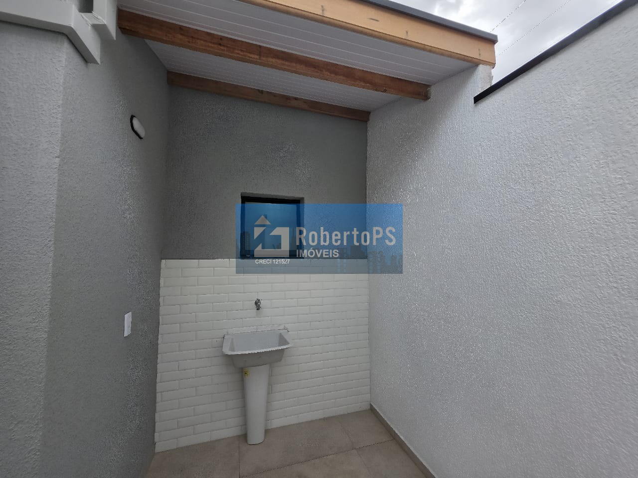 Imperdível casa à venda em São José dos Campos-SP, Jardim Satélite: 3 quartos, 1 suíte, 3 salas, 2 banheiros, 2 vagas, 105m².