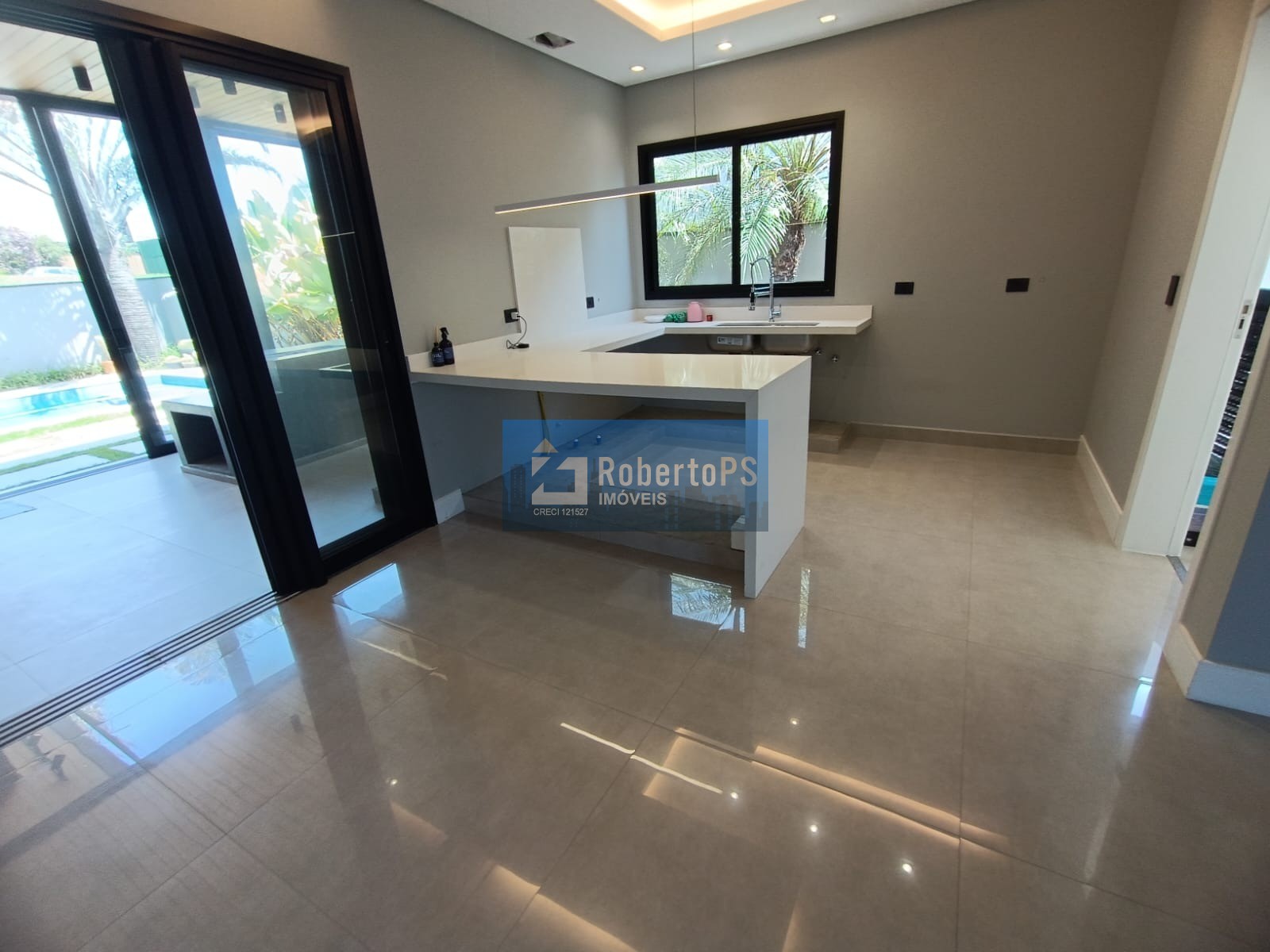 Imóvel de Luxo à Venda em São José dos Campos-SP no Condomínio Residencial Alphaville II: 3 Quartos, 3 Suítes, 3 Salas, 4 Banheiros, 4 Vagas, 290m²