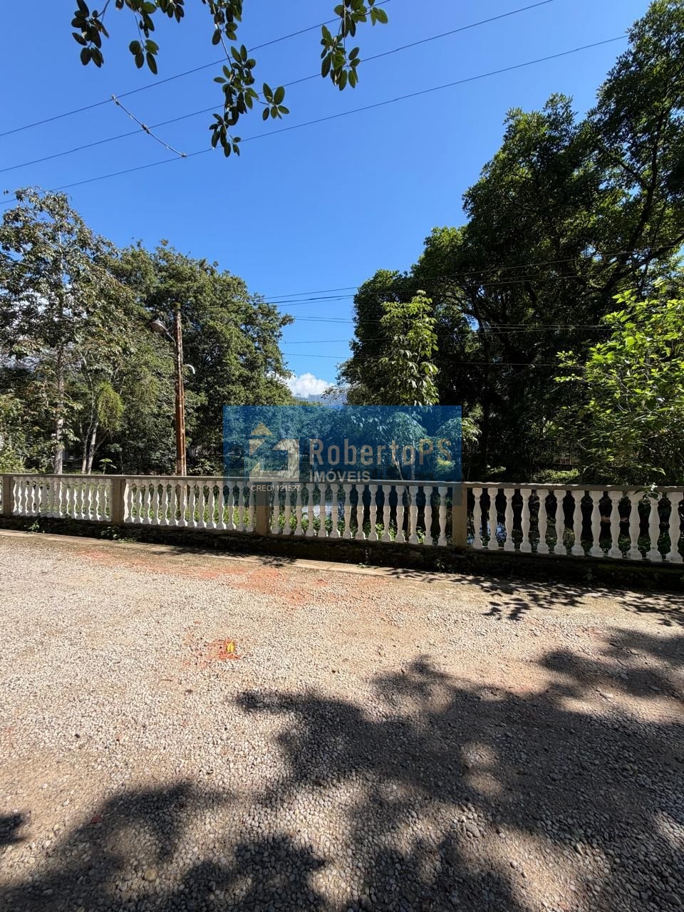 Venda de Casa em Condomínio de Luxo em Ubatuba-SP no Horto Florestal - 3 quartos, 1 suíte, 2 salas, 4 banheiros, 2 vagas - 162,40m².