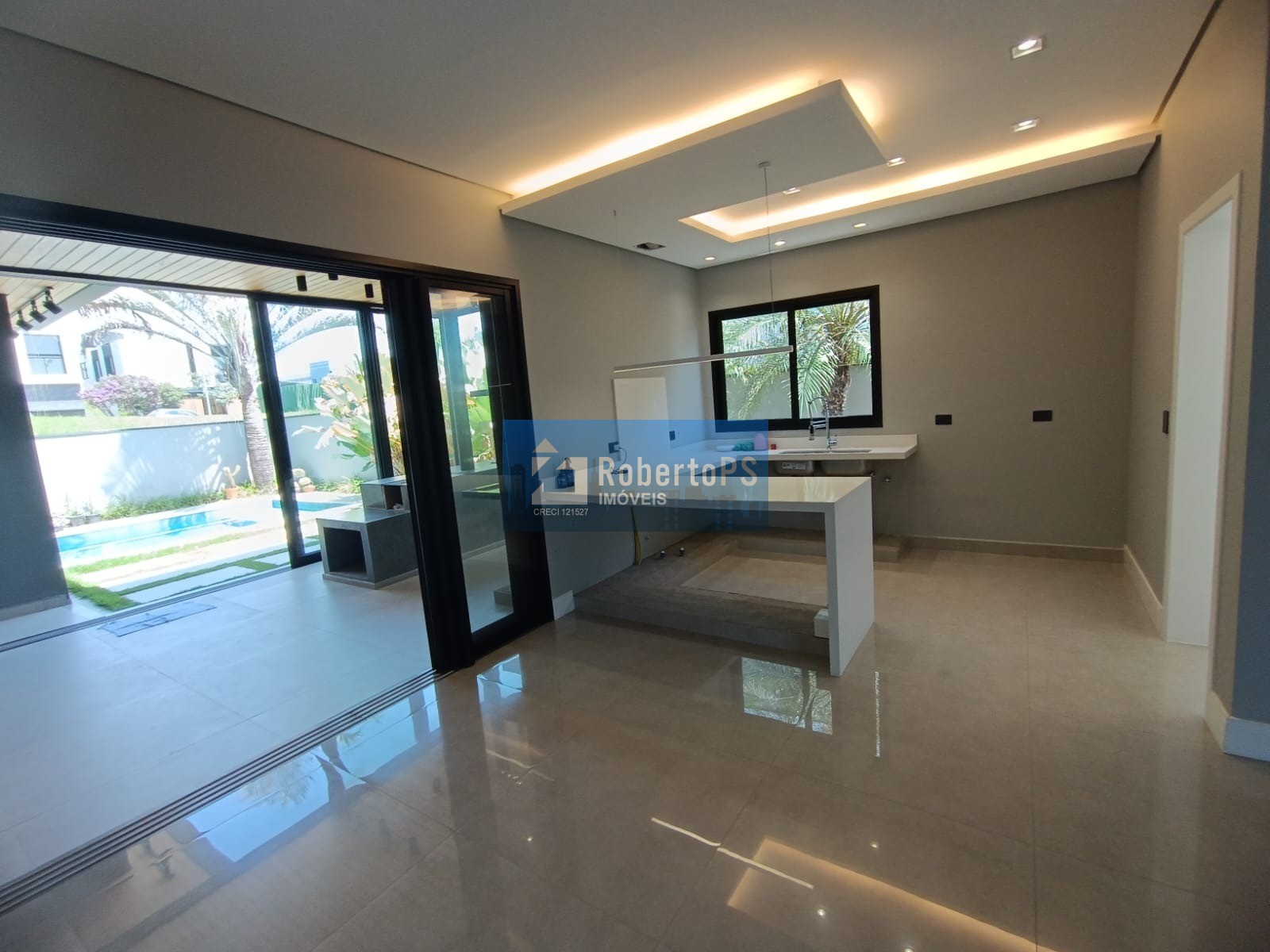 Imóvel de Luxo à Venda em São José dos Campos-SP no Condomínio Residencial Alphaville II: 3 Quartos, 3 Suítes, 3 Salas, 4 Banheiros, 4 Vagas, 290m²