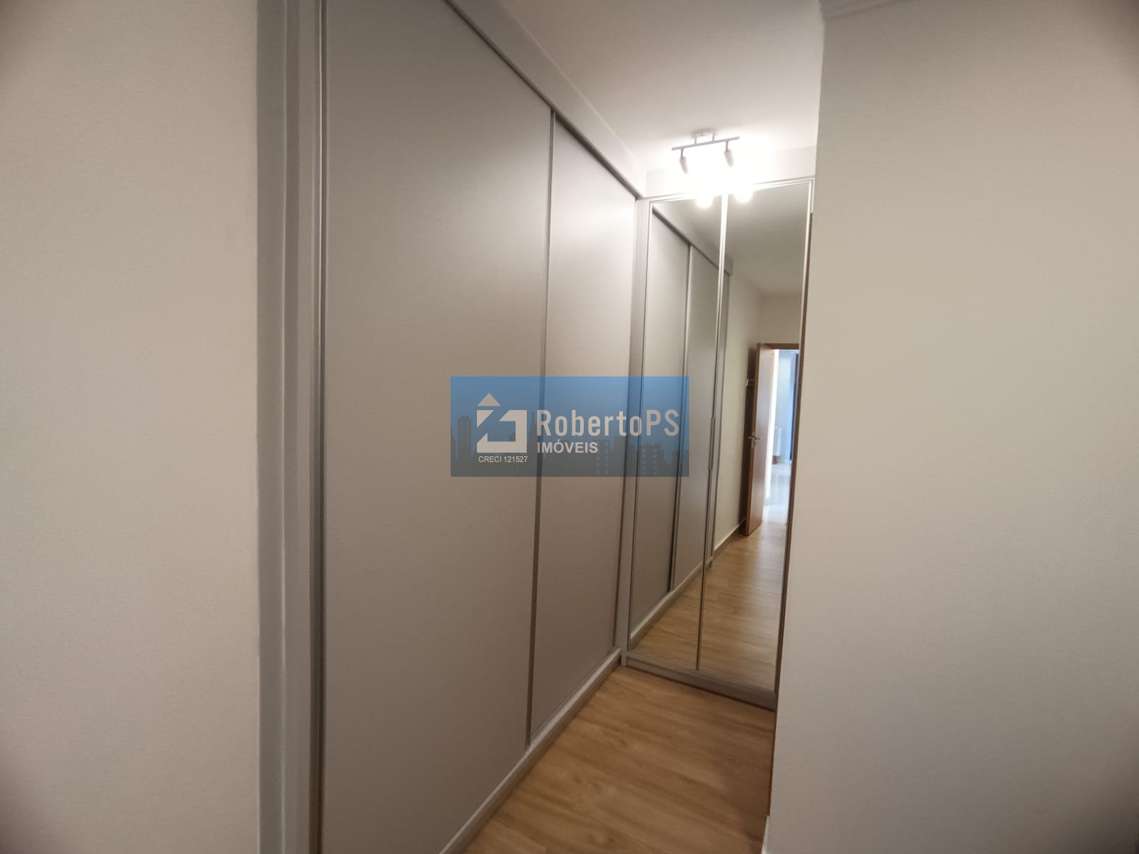 Apartamento à venda em São José dos Campos-SP: 2 quartos, 1 suíte, 3 salas, 2 banheiros, 2 vagas, 82m² no Jardim Petrópolis!