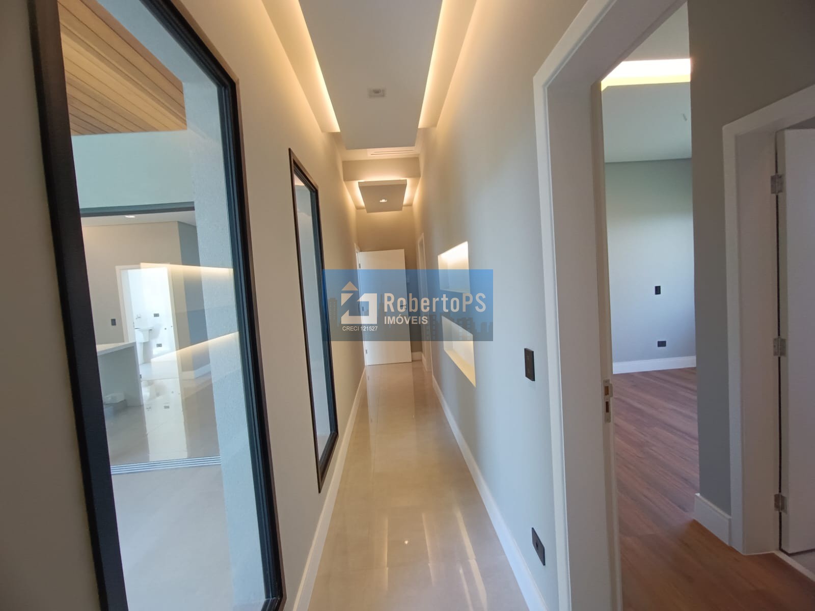 Imóvel de Luxo à Venda em São José dos Campos-SP no Condomínio Residencial Alphaville II: 3 Quartos, 3 Suítes, 3 Salas, 4 Banheiros, 4 Vagas, 290m²