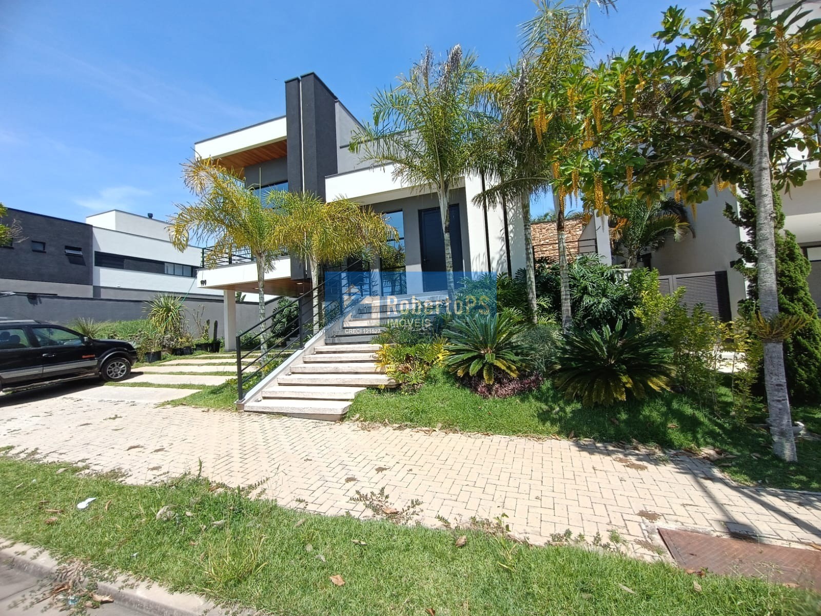 Imóvel de Luxo à Venda em São José dos Campos-SP no Condomínio Residencial Alphaville II: 3 Quartos, 3 Suítes, 3 Salas, 4 Banheiros, 4 Vagas, 290m²