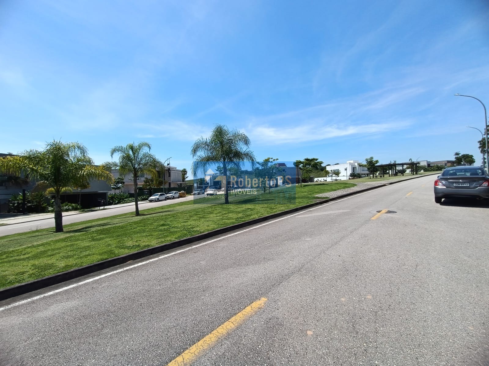 Imóvel de Luxo à Venda em São José dos Campos-SP no Condomínio Residencial Alphaville II: 3 Quartos, 3 Suítes, 3 Salas, 4 Banheiros, 4 Vagas, 290m²