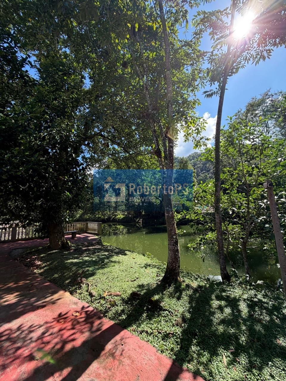 Venda de Casa em Condomínio de Luxo em Ubatuba-SP no Horto Florestal - 3 quartos, 1 suíte, 2 salas, 4 banheiros, 2 vagas - 162,40m².