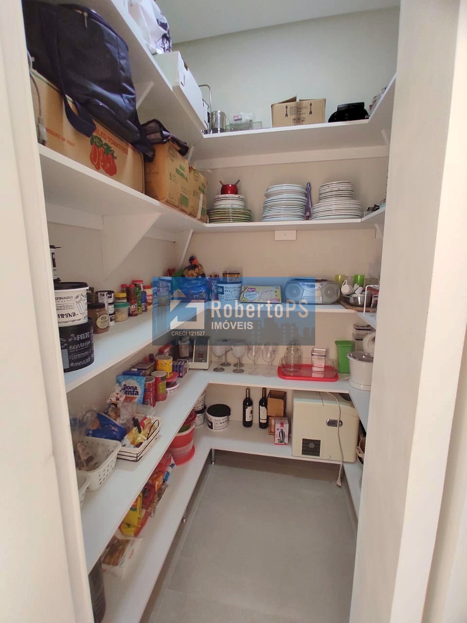 Imperdível: casa de luxo no condomínio colinas do paratehy s