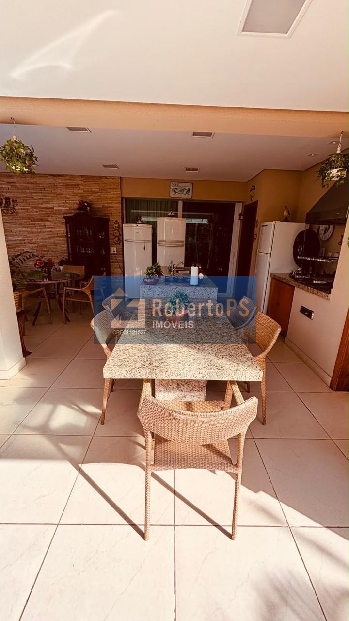 Imperdível! Casa em condomínio à venda em Sorocaba-SP, Jardim Refúgio. 4 quartos, 4 suítes, 1 sala, 4 vagas, 490m².