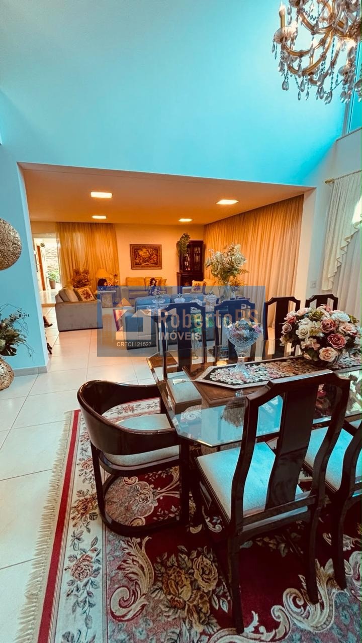 Imperdível! Casa em condomínio à venda em Sorocaba-SP, Jardim Refúgio. 4 quartos, 4 suítes, 1 sala, 4 vagas, 490m².