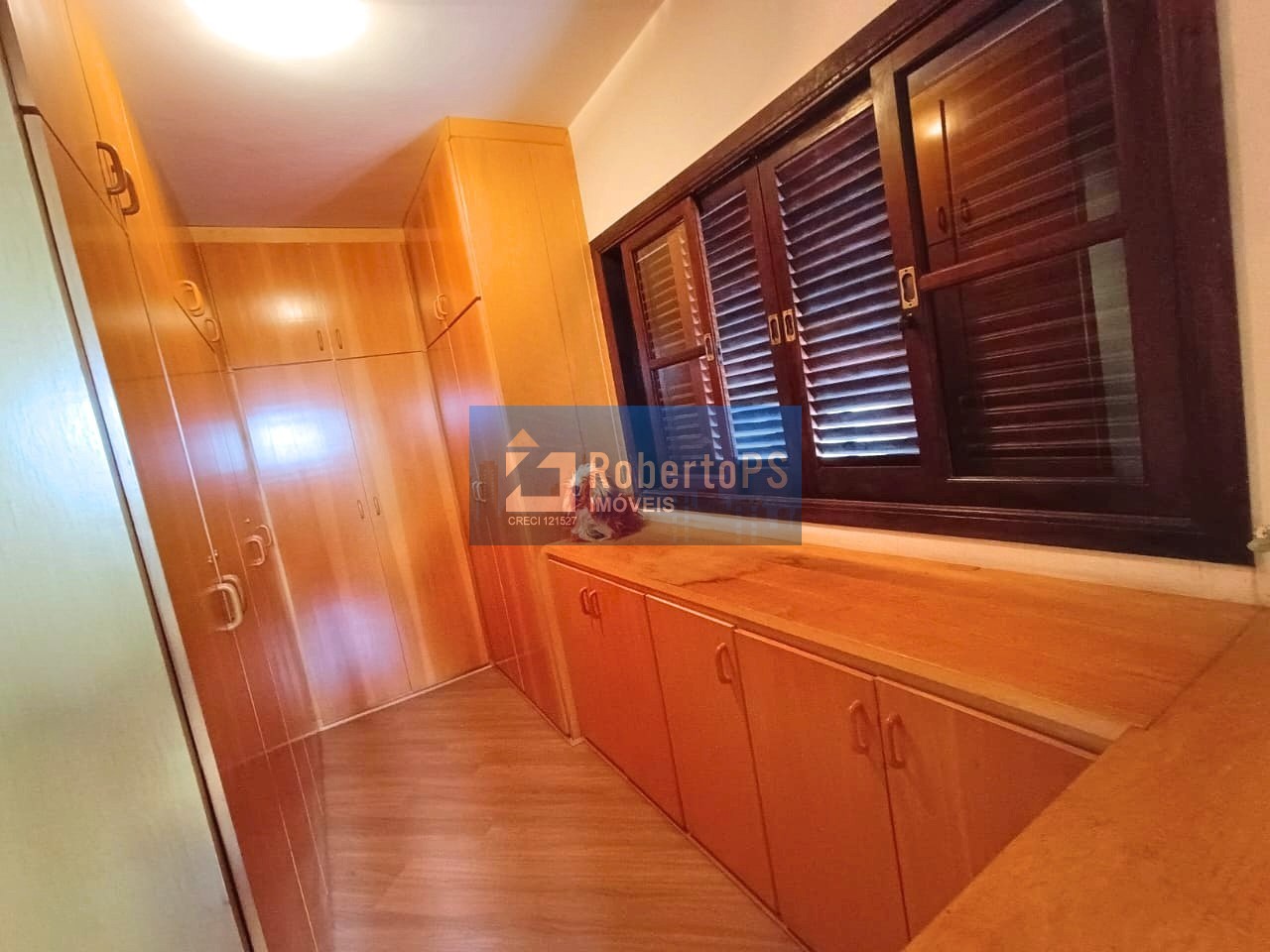 Luxuosa mansão à venda em condomínio exclusivo de São José dos Campos-SP, Jardim das Colinas: 5 quartos, 5 suítes, 3 salas, 7 banheiros, 4 vagas, 540m².