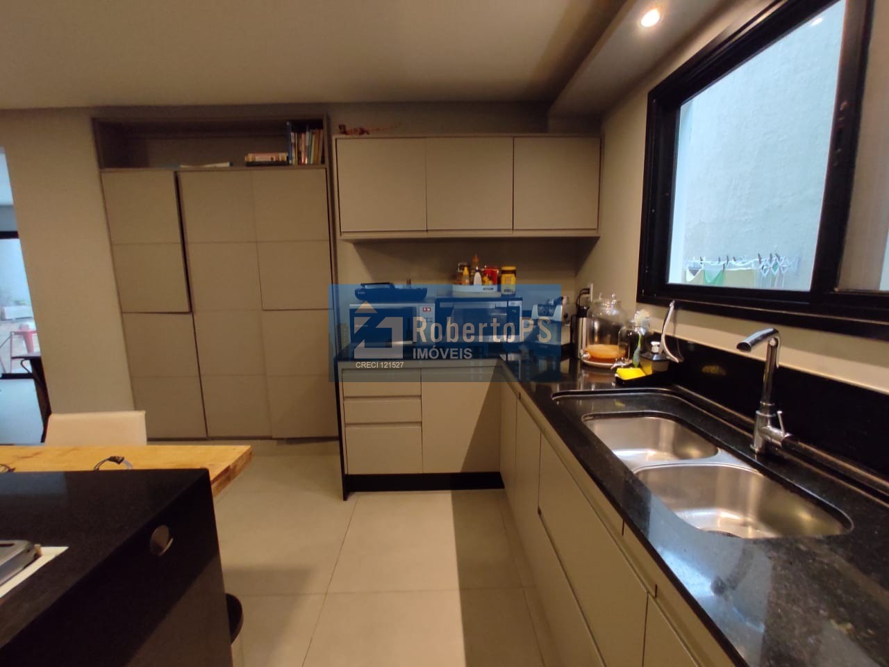 Casa em Condomínio de Alto Padrão no Urbanova, São José dos Campos-SP: 3 Quartos, 3 Suítes, 3 Salas, 4 Banheiros, 2 Vagas - 236m²