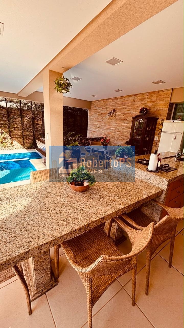 Imperdível! Casa em condomínio à venda em Sorocaba-SP, Jardim Refúgio. 4 quartos, 4 suítes, 1 sala, 4 vagas, 490m².