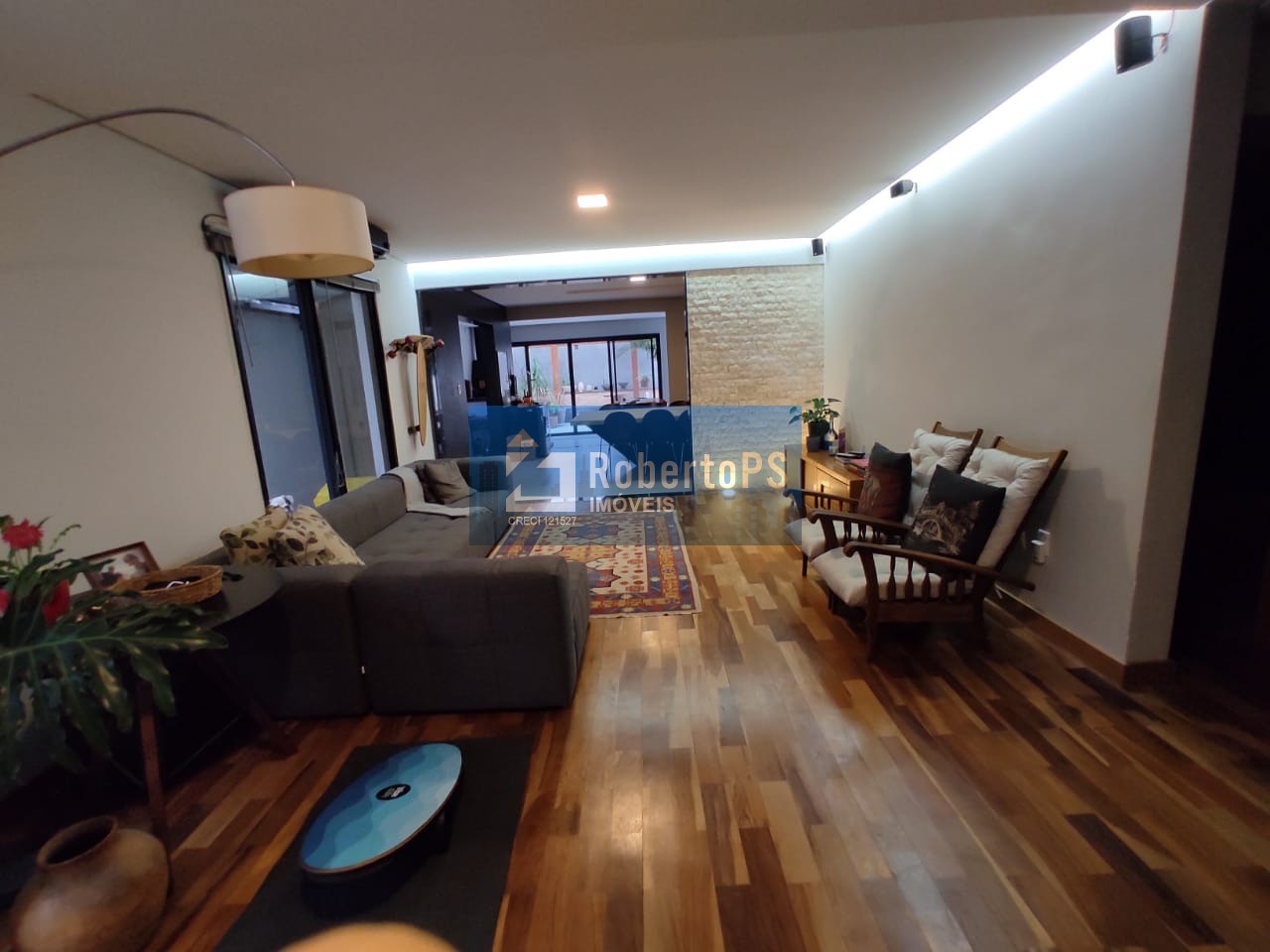 Casa em Condomínio de Alto Padrão no Urbanova, São José dos Campos-SP: 3 Quartos, 3 Suítes, 3 Salas, 4 Banheiros, 2 Vagas - 236m²