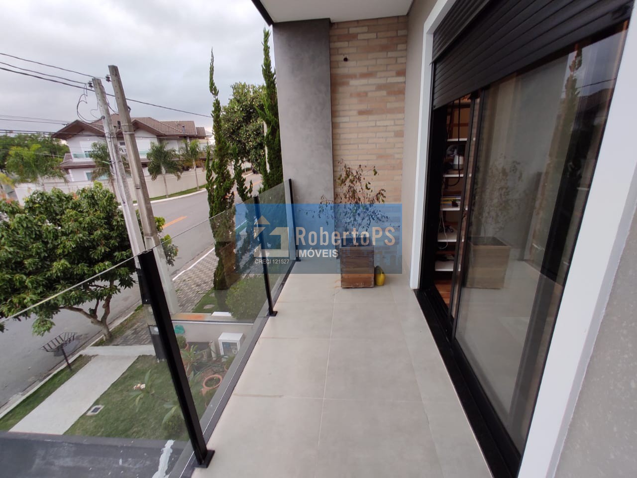 Casa em Condomínio de Alto Padrão no Urbanova, São José dos Campos-SP: 3 Quartos, 3 Suítes, 3 Salas, 4 Banheiros, 2 Vagas - 236m²
