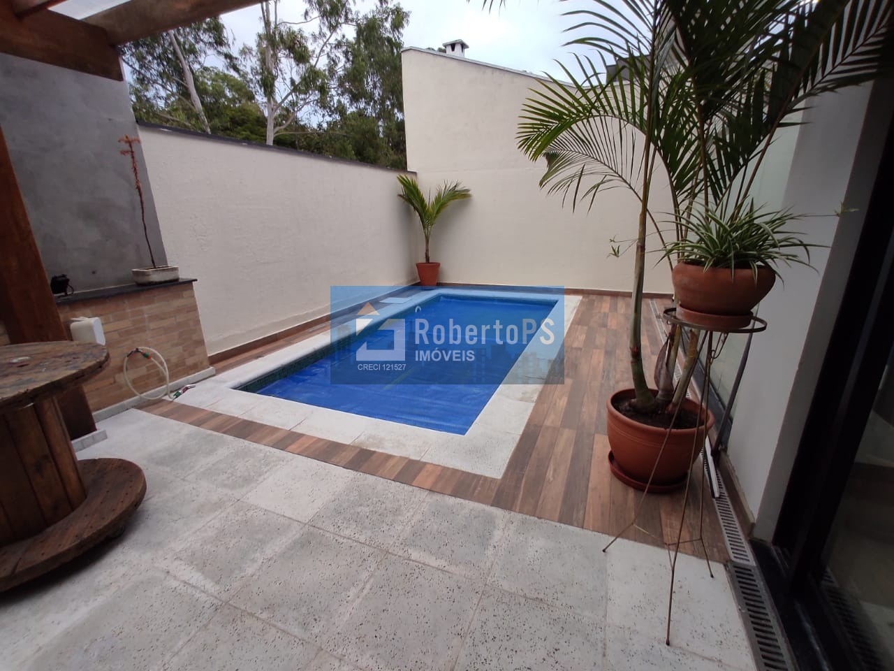 Casa em Condomínio de Alto Padrão no Urbanova, São José dos Campos-SP: 3 Quartos, 3 Suítes, 3 Salas, 4 Banheiros, 2 Vagas - 236m²