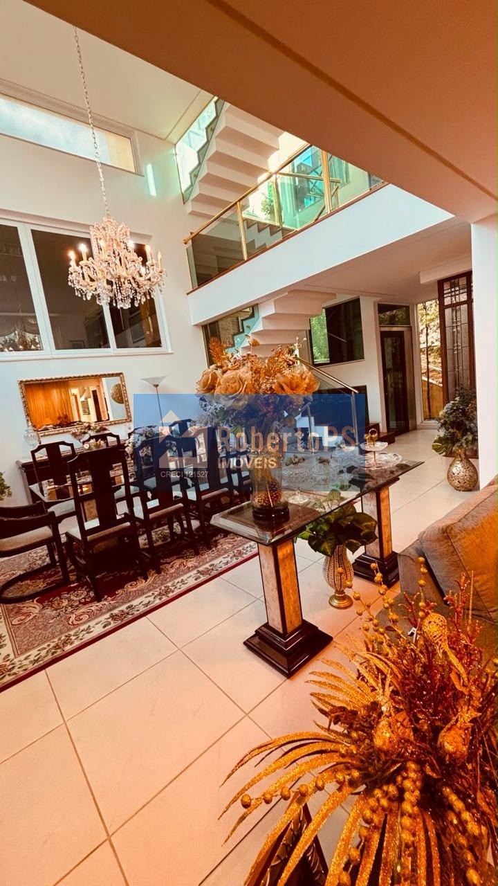 Imperdível! Casa em condomínio à venda em Sorocaba-SP, Jardim Refúgio. 4 quartos, 4 suítes, 1 sala, 4 vagas, 490m².