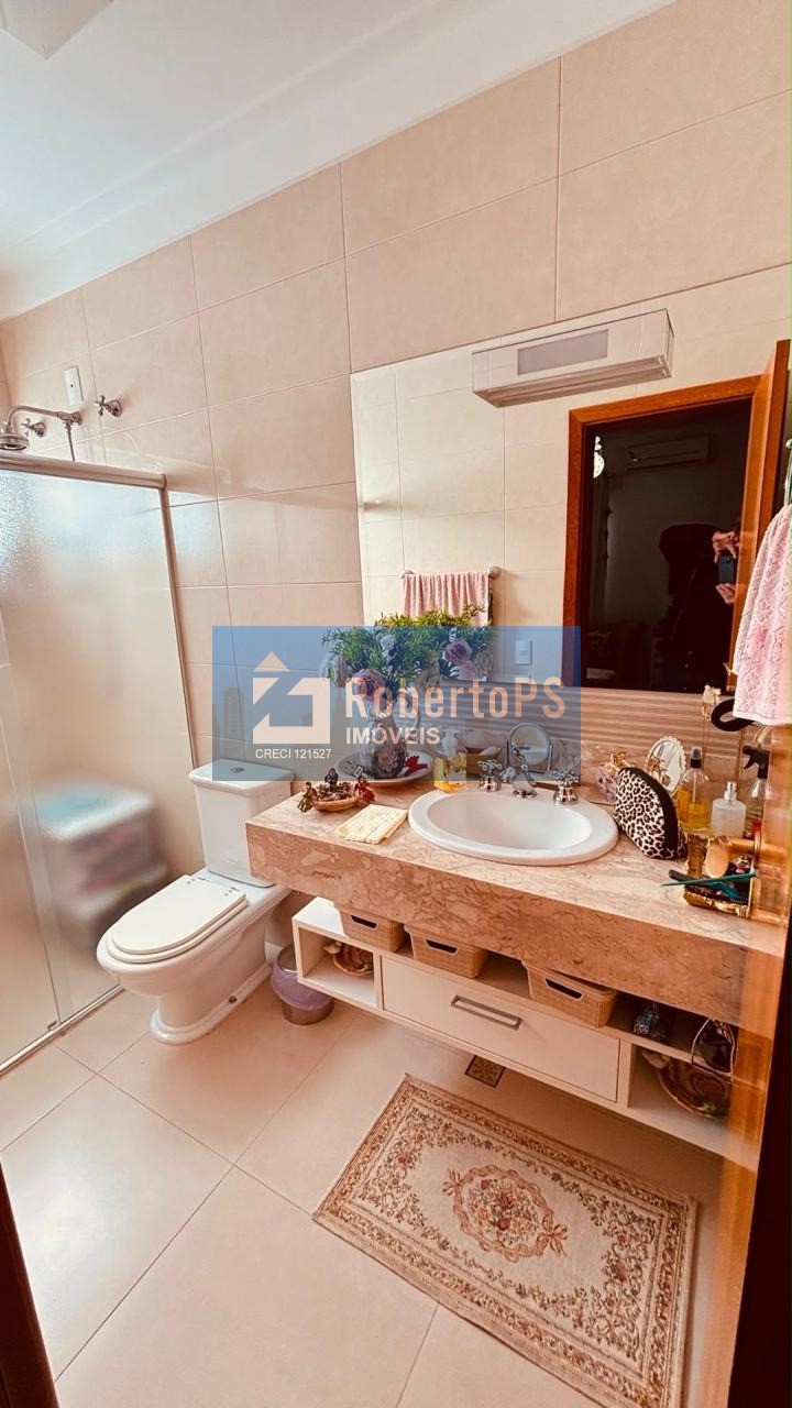 Imperdível! Casa em condomínio à venda em Sorocaba-SP, Jardim Refúgio. 4 quartos, 4 suítes, 1 sala, 4 vagas, 490m².