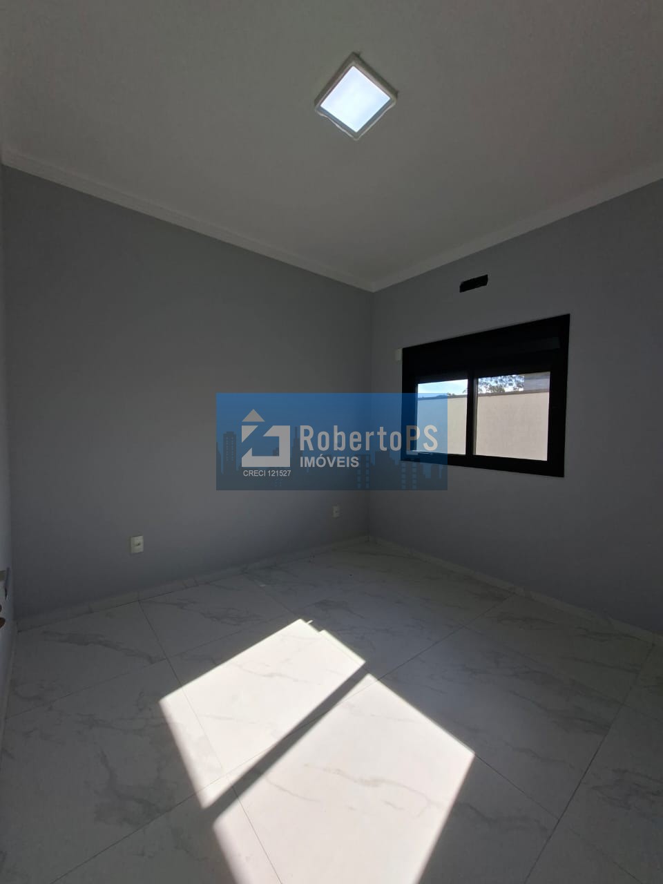 Venda de Casa em Condomínio de Luxo em São José dos Campos-SP - 3 Quartos, 2 Suítes, 4 Banheiros, 4 Vagas - Parque Martim Cererê - 250m².