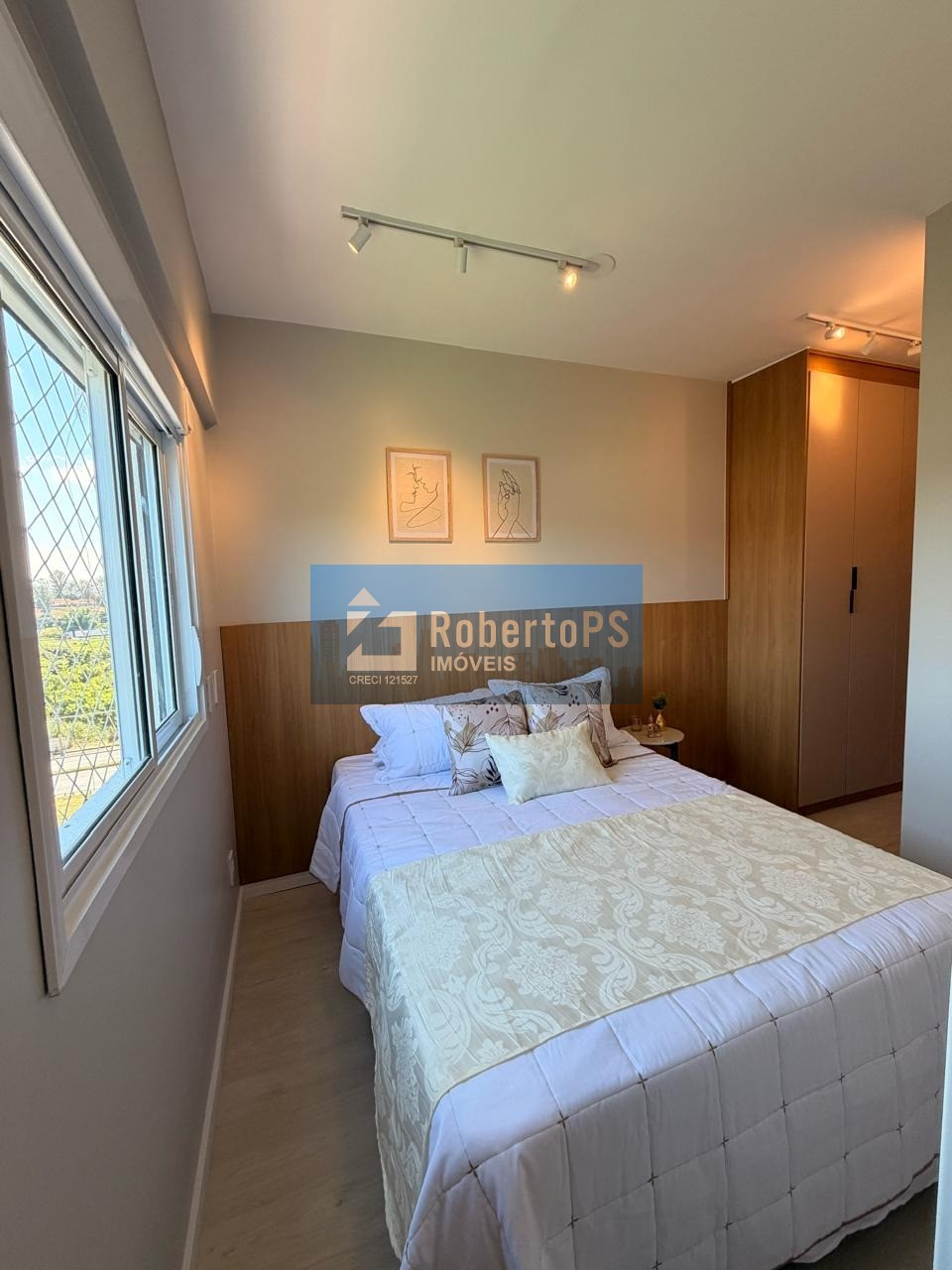 Apartamento à venda em São José dos Campos-SP: 2 quartos, 1 suíte, 1 sala, 2 banheiros, 1 vaga.