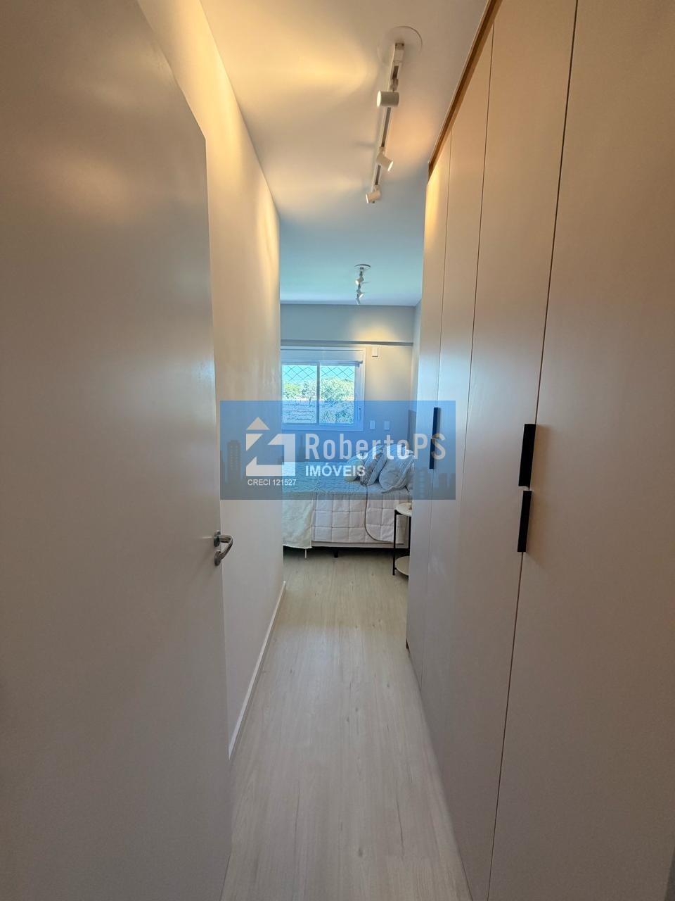 Apartamento à venda em São José dos Campos-SP: 2 quartos, 1 suíte, 1 sala, 2 banheiros, 1 vaga.