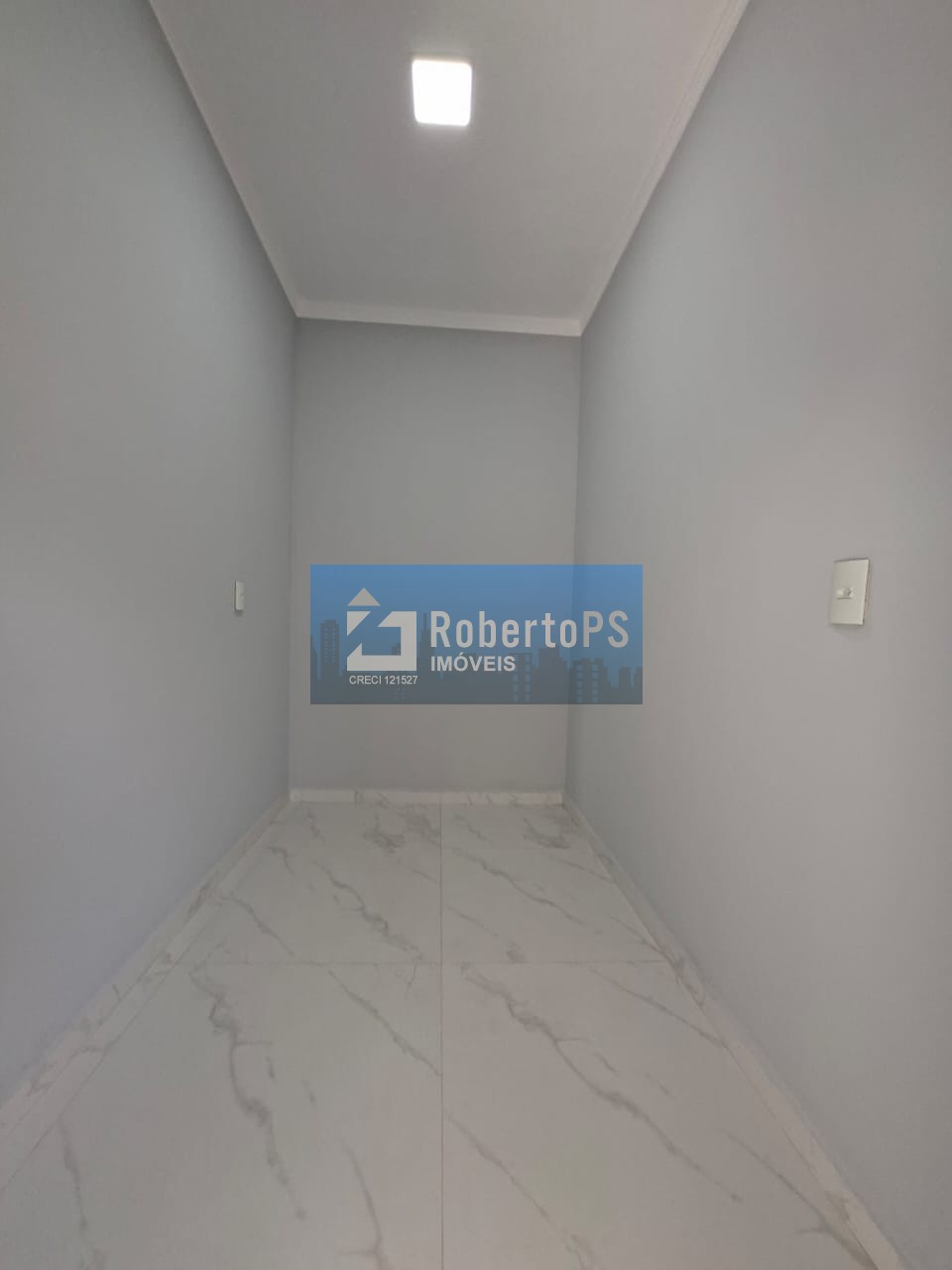 Venda de Casa em Condomínio de Luxo em São José dos Campos-SP - 3 Quartos, 2 Suítes, 4 Banheiros, 4 Vagas - Parque Martim Cererê - 250m².