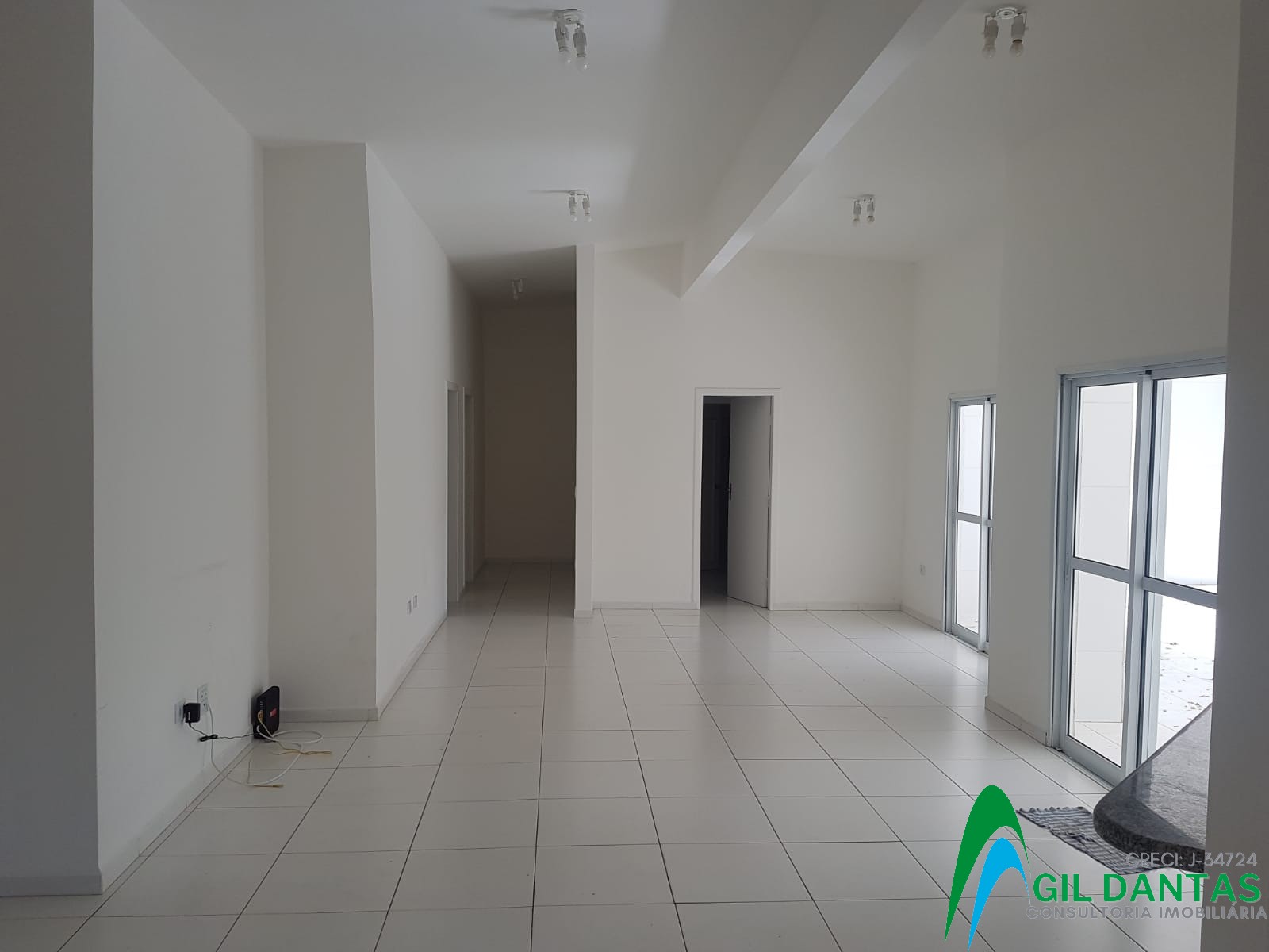 Casa, 3 quartos, 211 m² - Foto 1