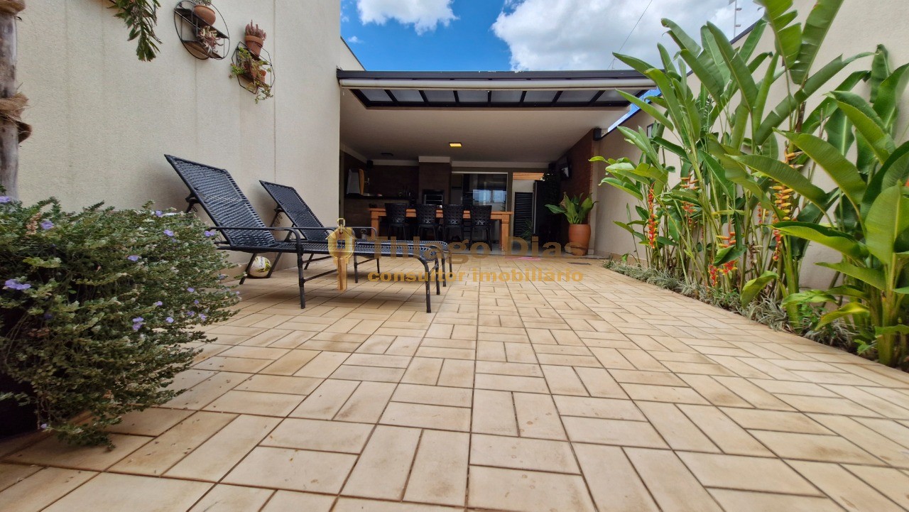 Casa à venda com 3 quartos, 168m² - Foto 14