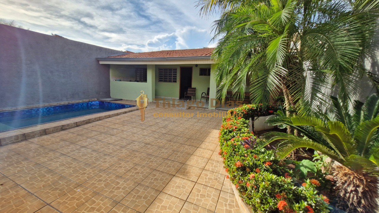 Casa, 4 quartos, 228 m² - Foto 1