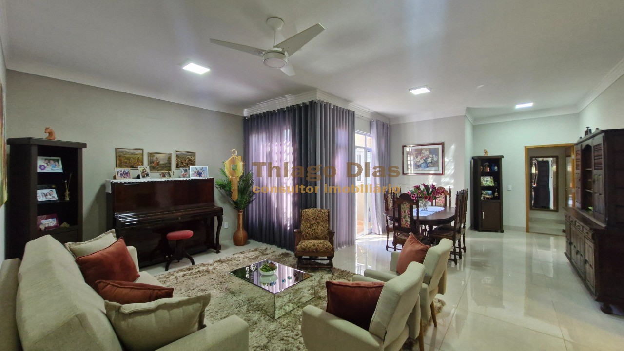 Casa, 3 quartos, 211 m² - Foto 4