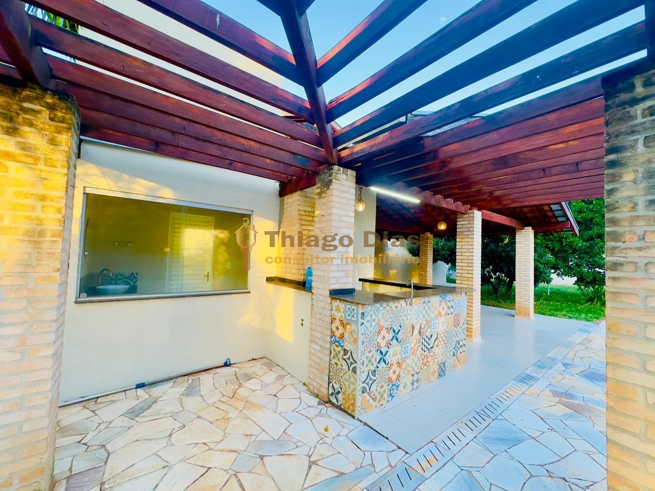 Casa à venda com 3 quartos, 240m² - Foto 8