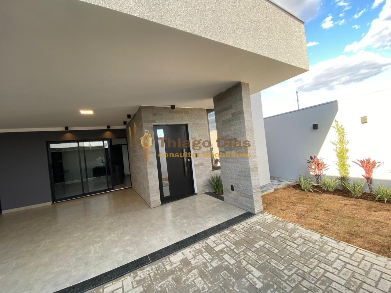 Casa à venda com 3 quartos, 128m² - Foto 2