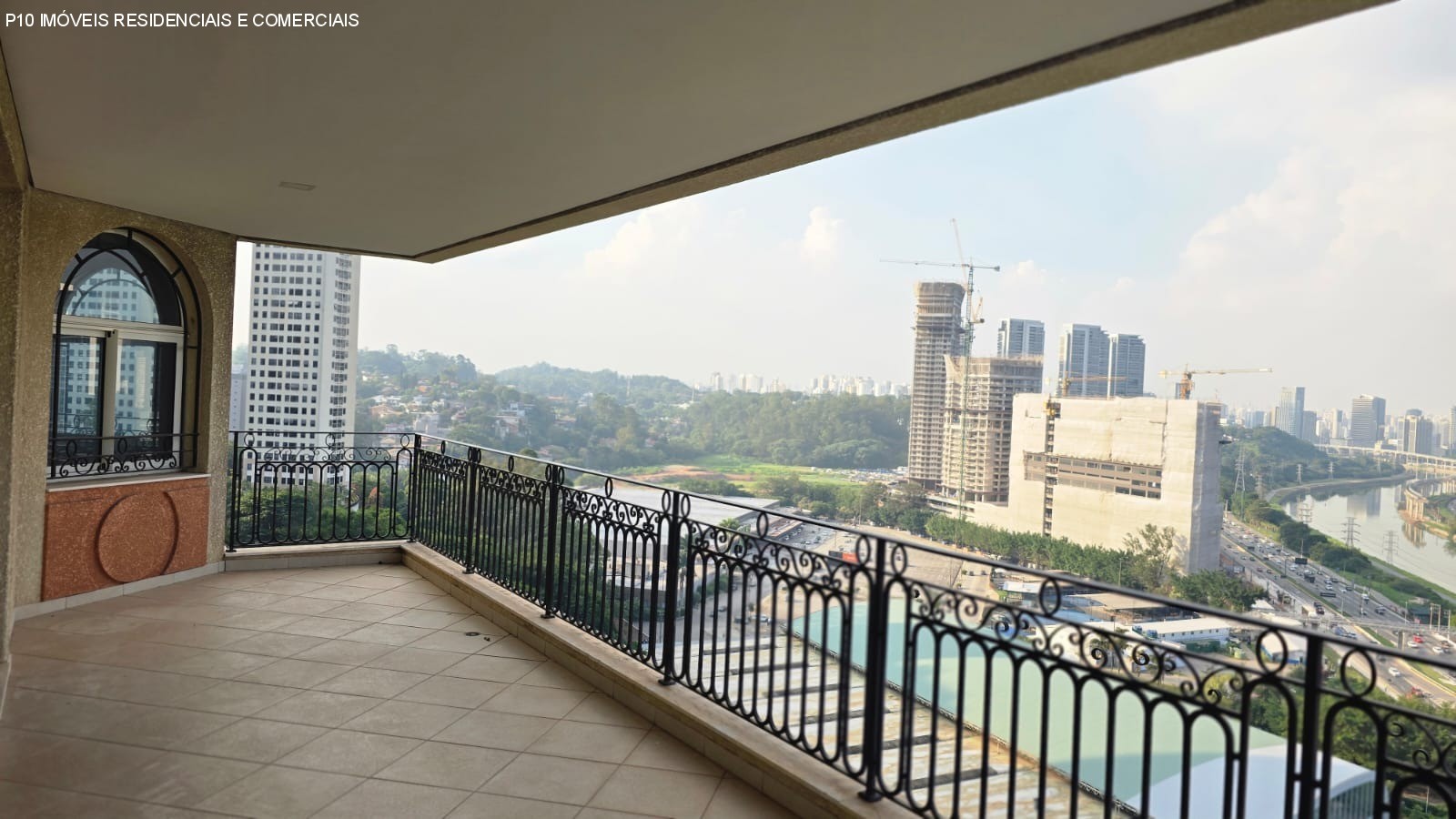 Apartamento à venda com 4 quartos, 430m² - Foto 2