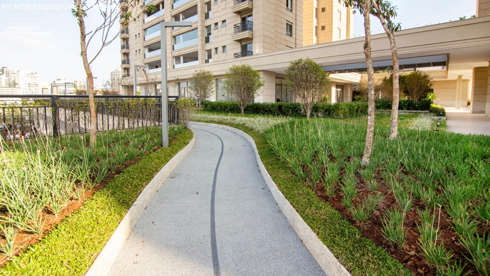 Apartamento à venda com 4 quartos, 211m² - Foto 33