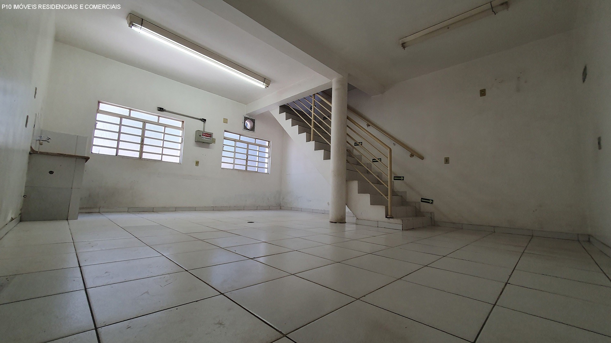 Depósito-Galpão-Armazém à venda, 2300m² - Foto 13