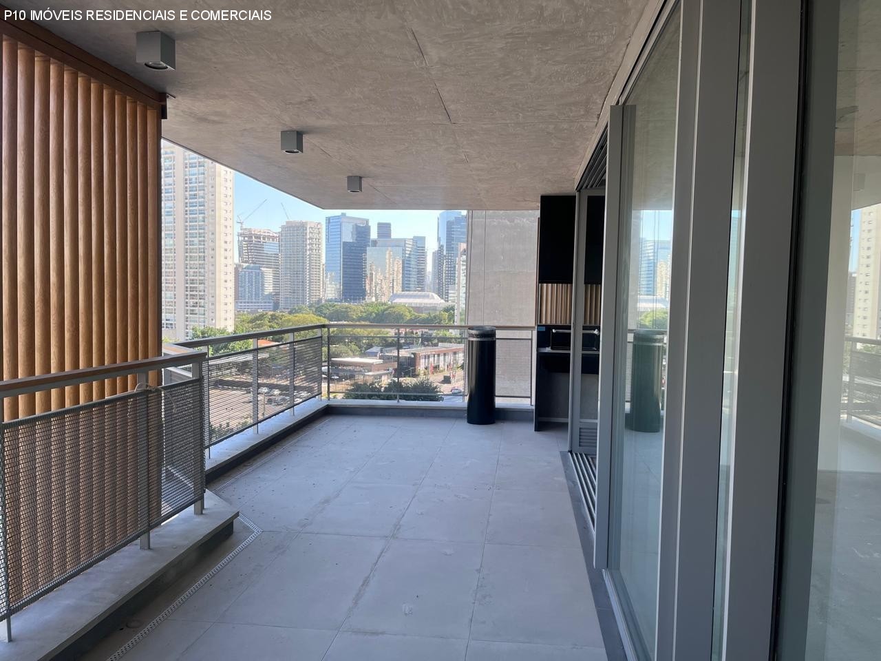 Apartamento à venda com 4 quartos, 167m² - Foto 1
