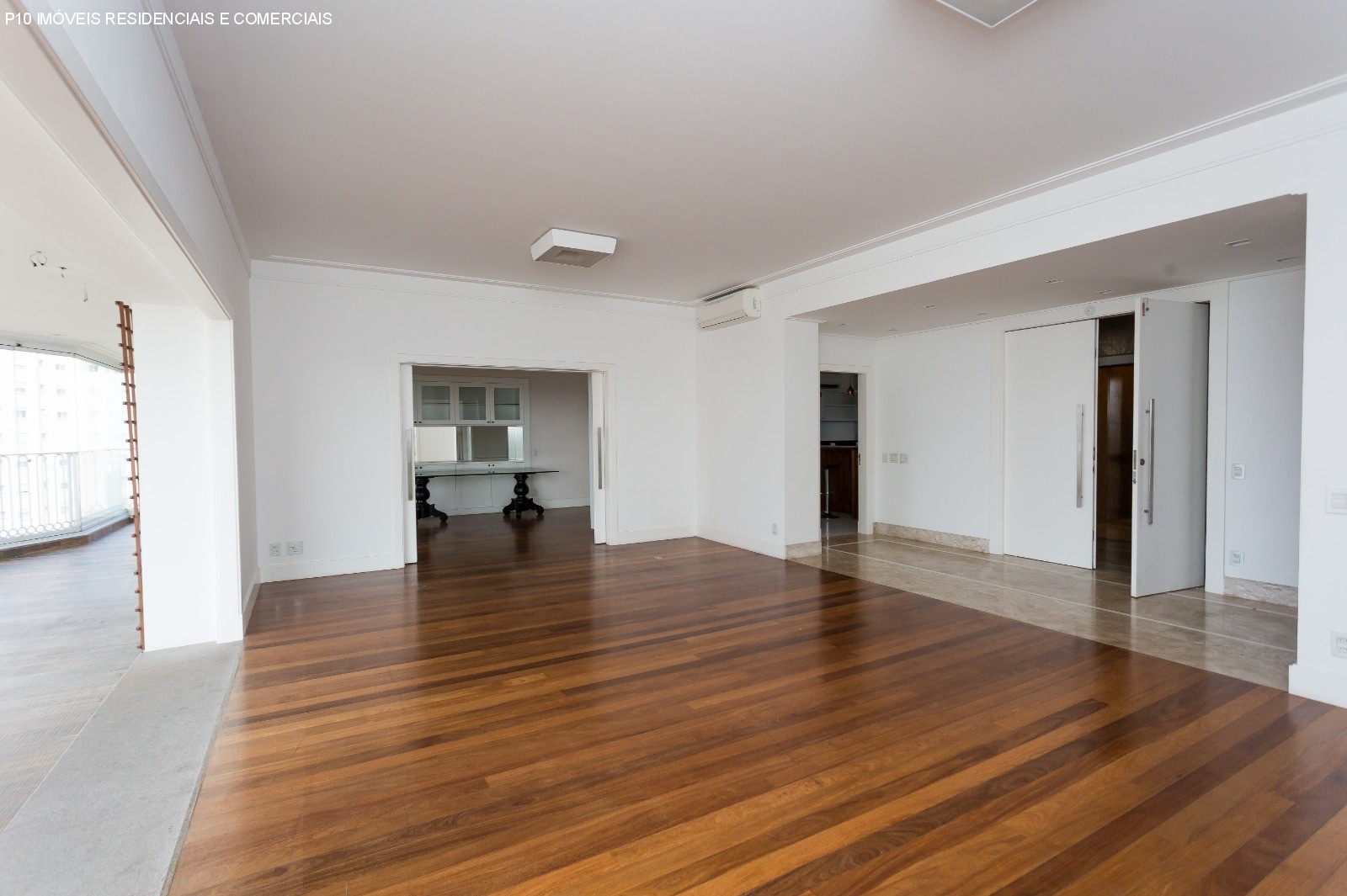 Apartamento à venda com 4 quartos, 450m² - Foto 2