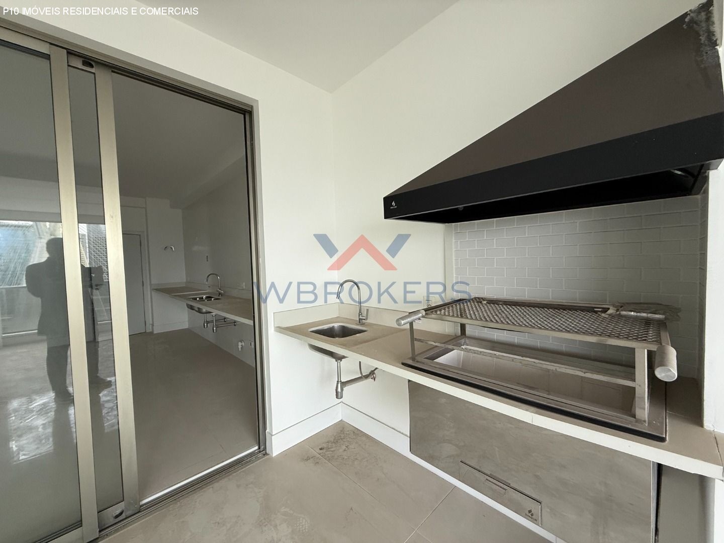 Apartamento à venda com 4 quartos, 211m² - Foto 3
