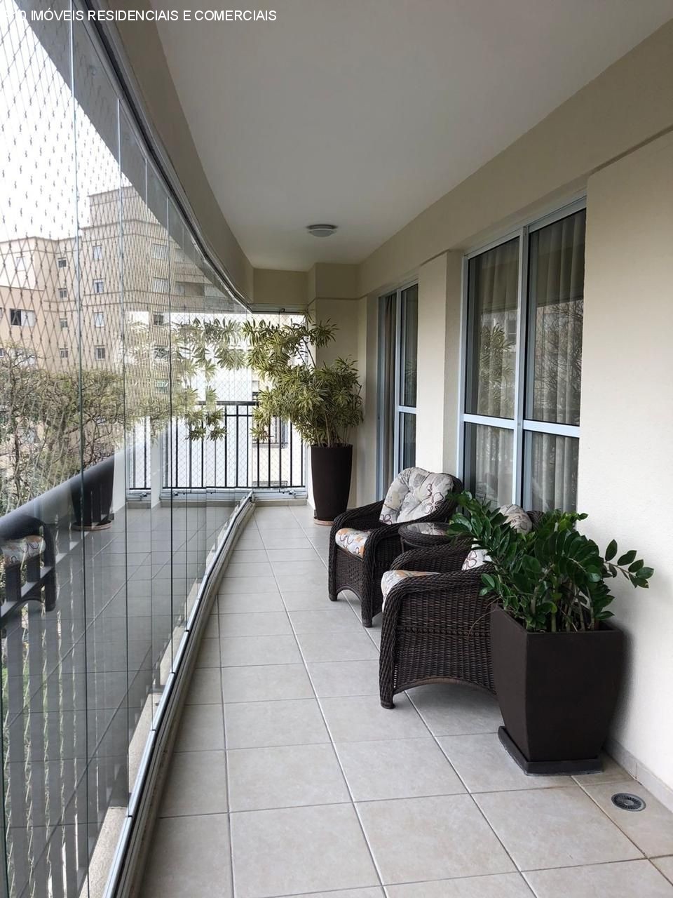 Apartamento à venda com 4 quartos, 176m² - Foto 2
