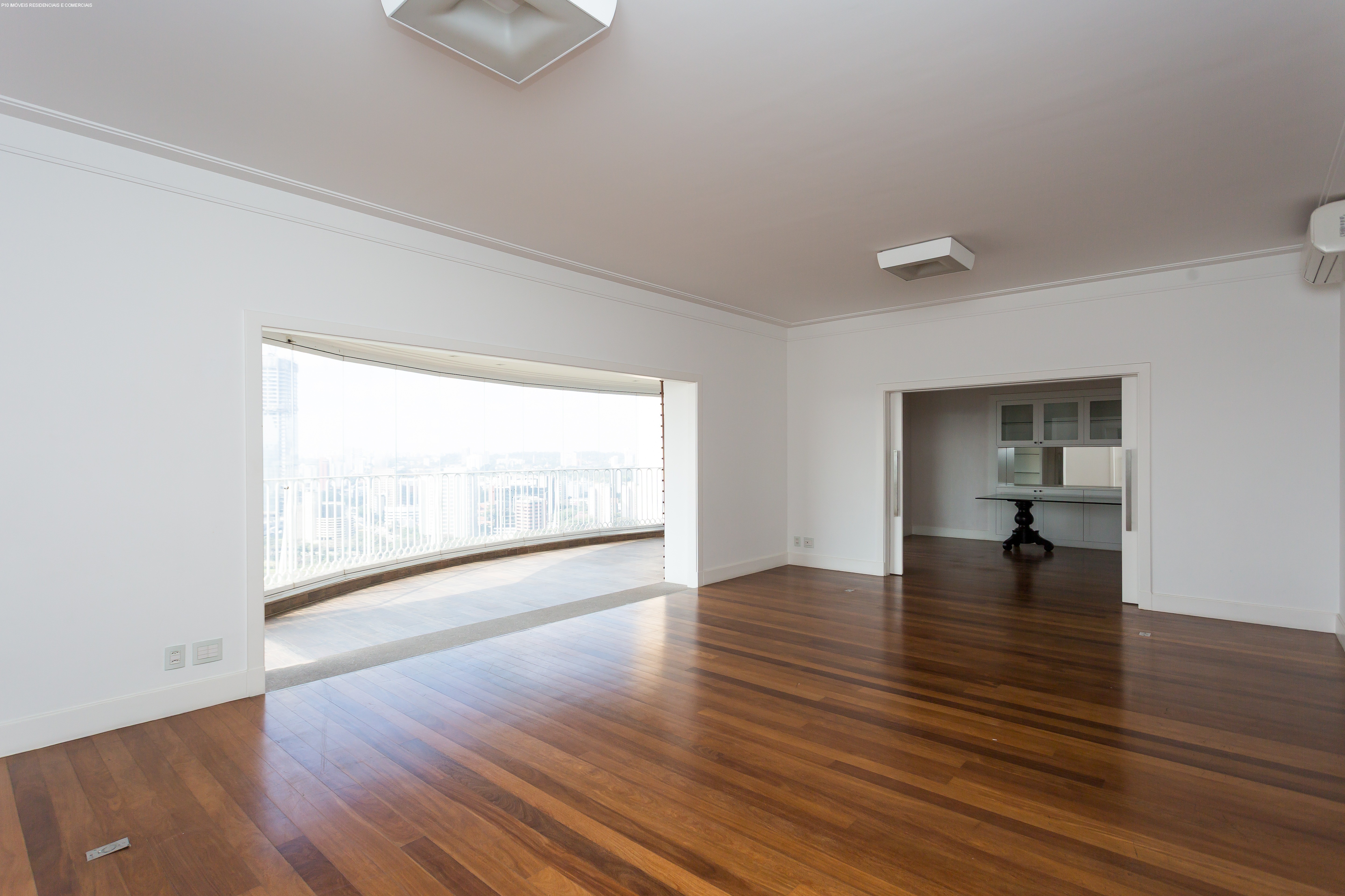 Apartamento à venda com 4 quartos, 450m² - Foto 1