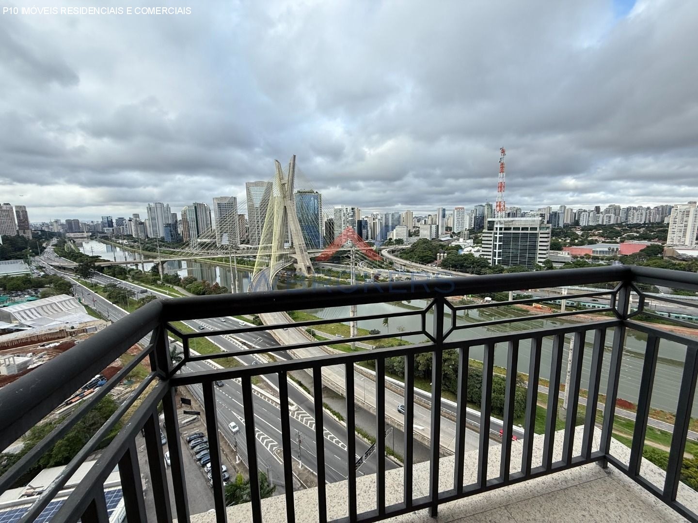 Apartamento à venda com 4 quartos, 211m² - Foto 1