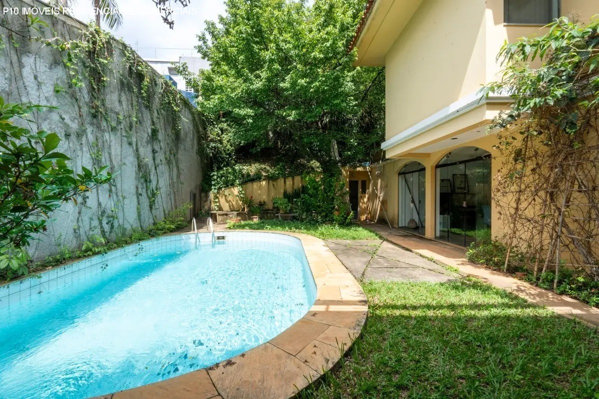 Casa à venda com 4 quartos, 417m² - Foto 1