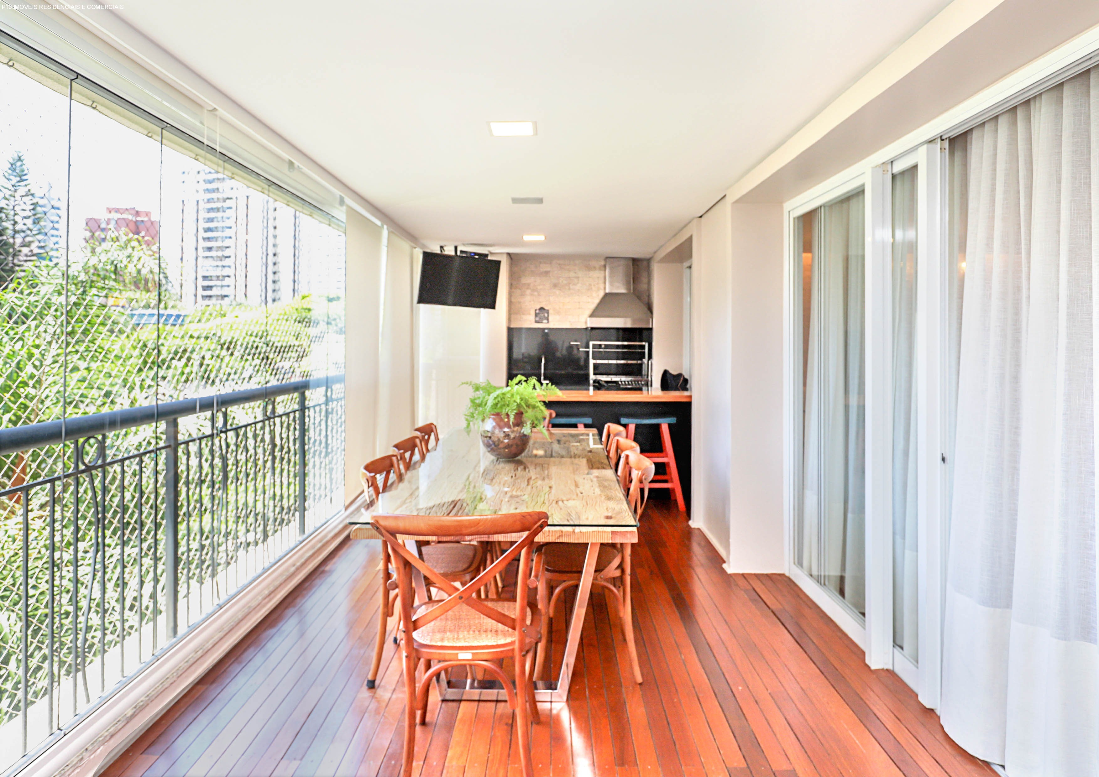 Apartamento, 3 quartos, 226 m² - Foto 2