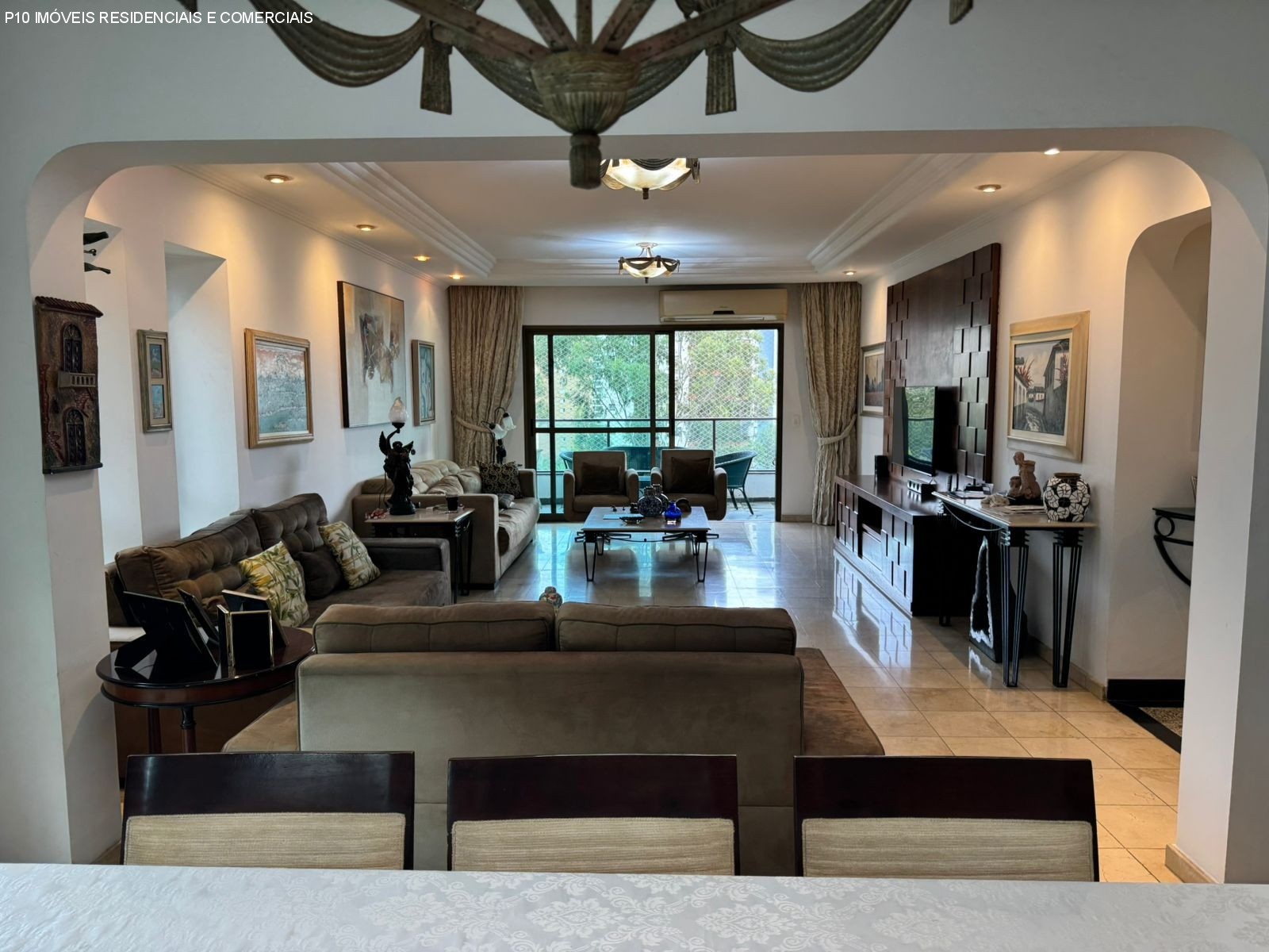 Apartamento, 3 quartos, 242 m² - Foto 2