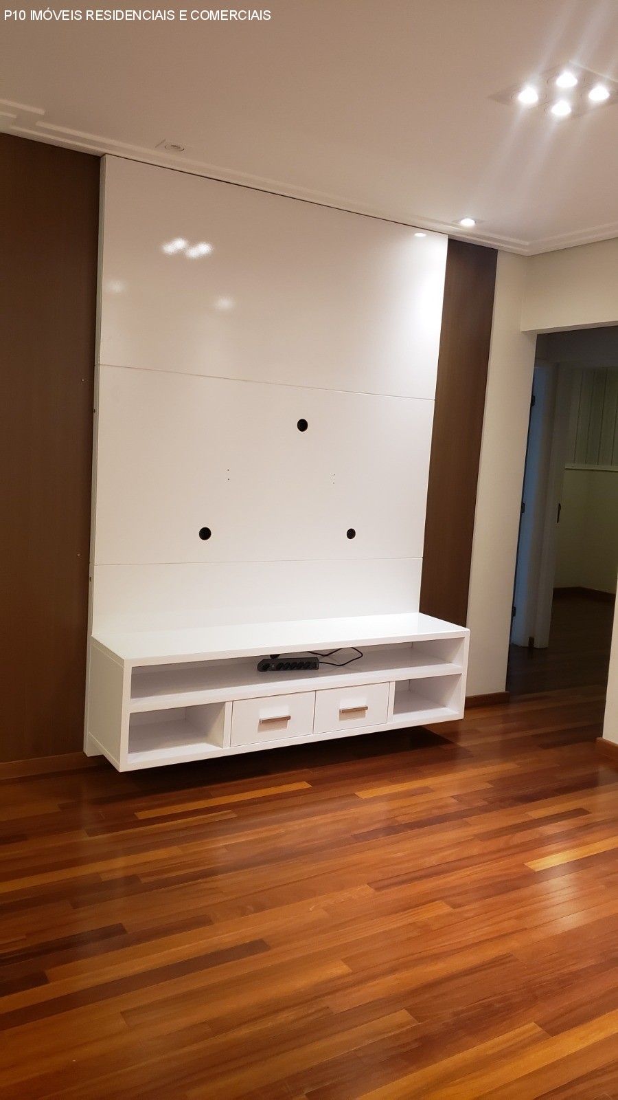 Apartamento à venda com 2 quartos, 82m² - Foto 2