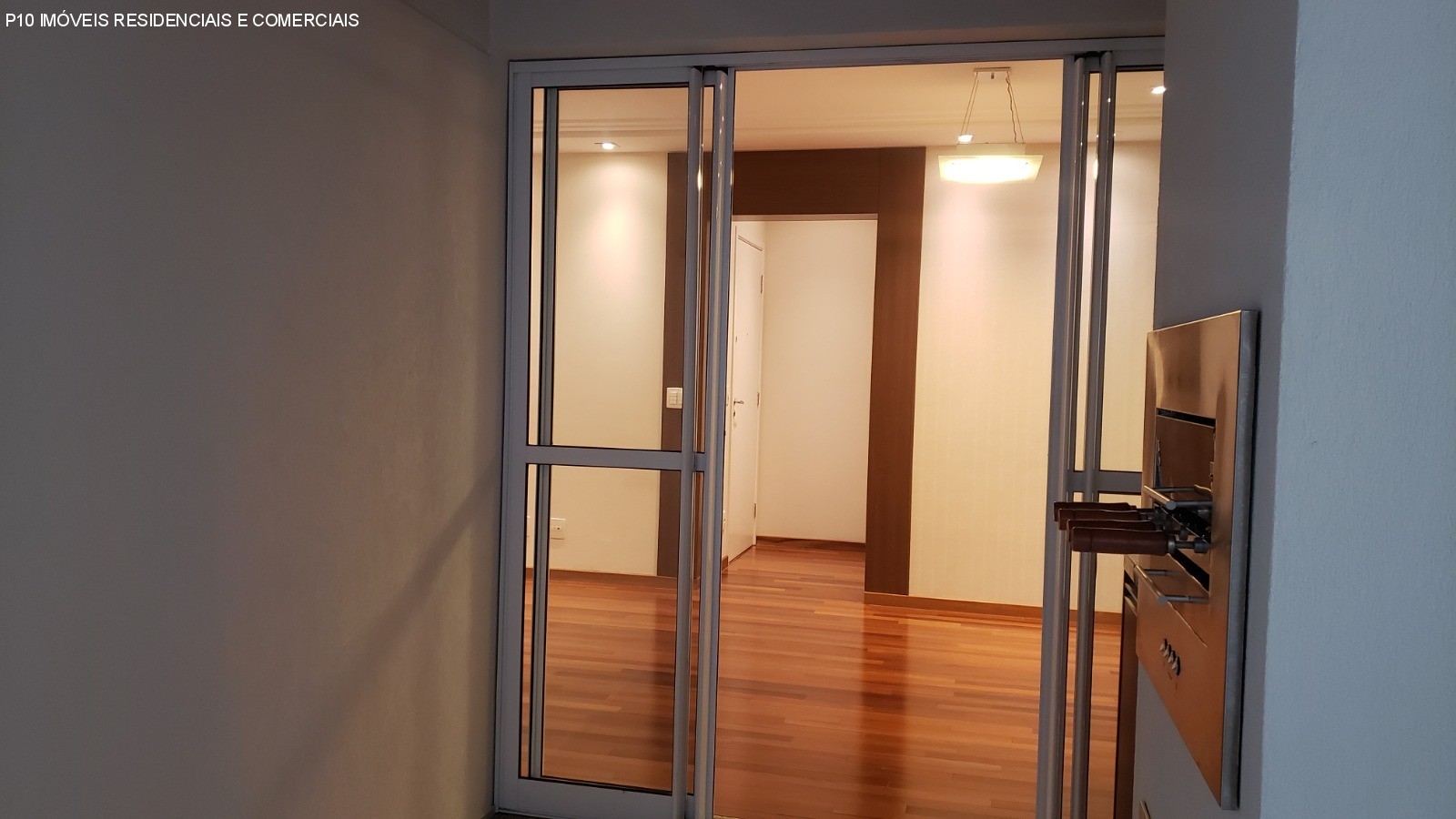 Apartamento à venda com 2 quartos, 82m² - Foto 3