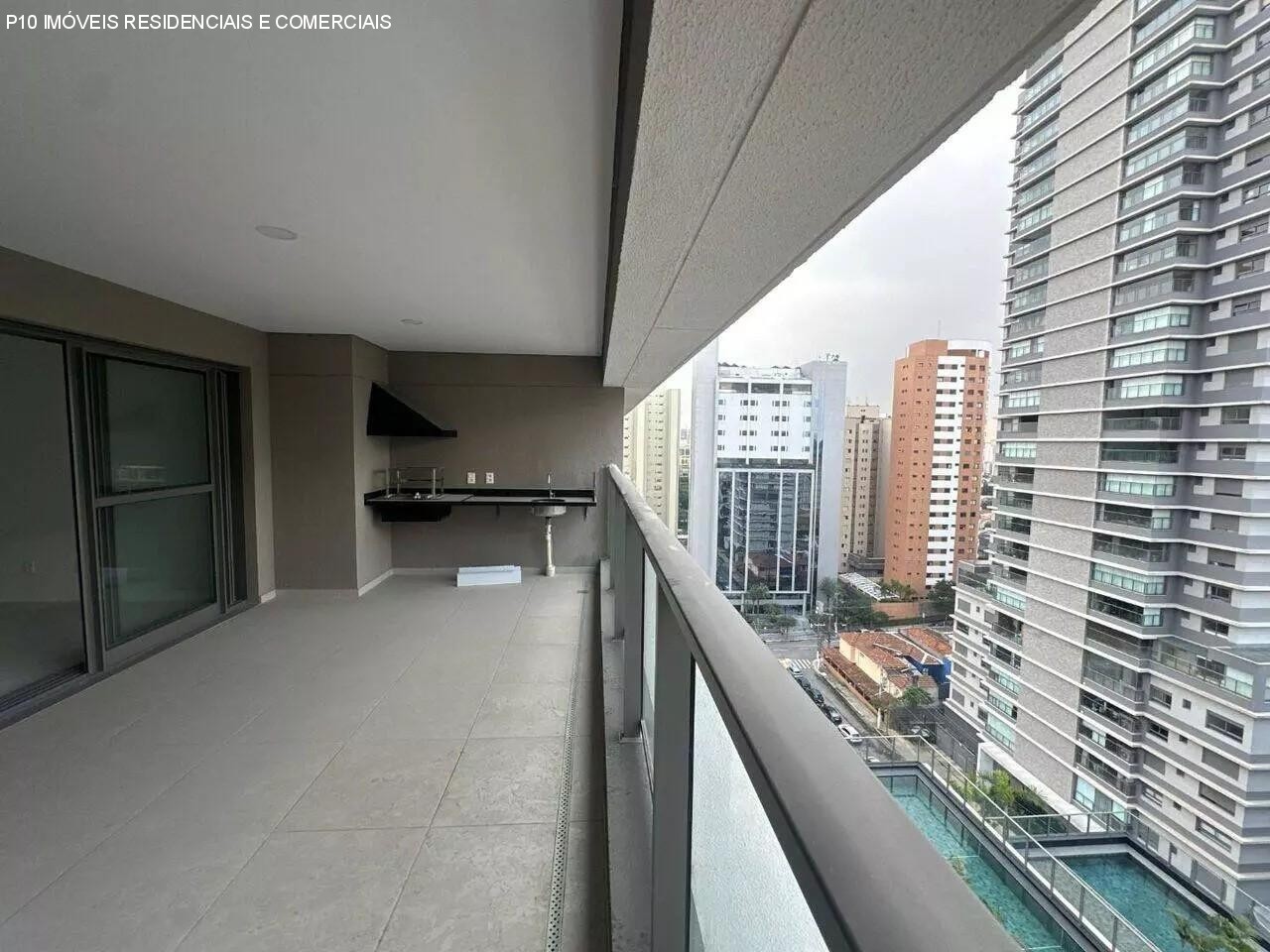 Apartamento à venda com 3 quartos, 132m² - Foto 1