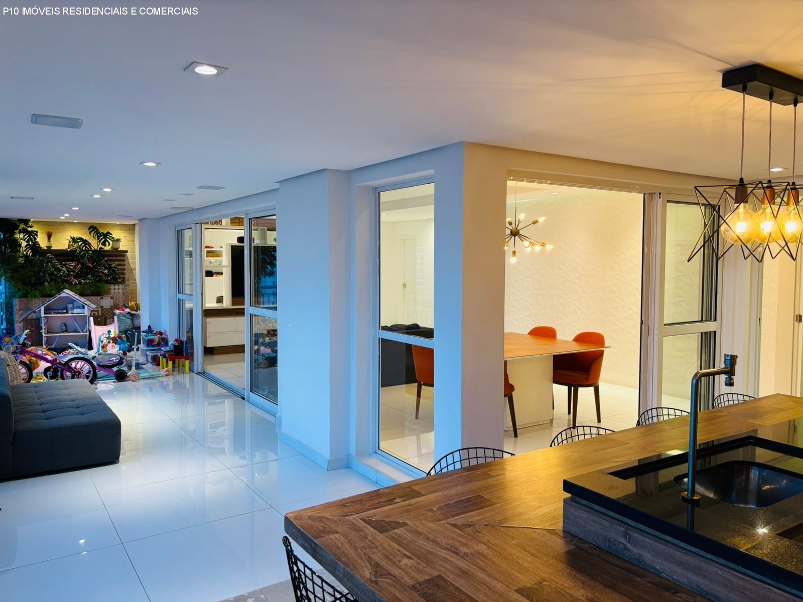 Apartamento, 3 quartos, 200 m² - Foto 1