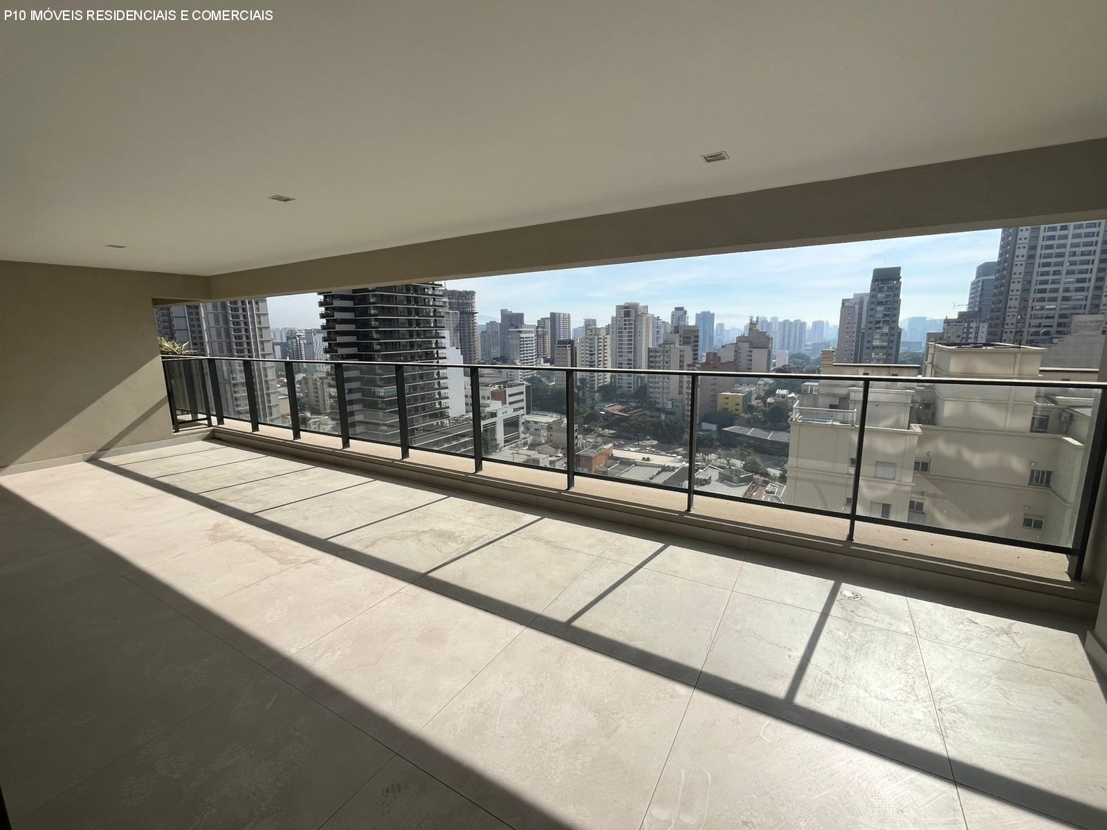 Apartamento, 3 quartos, 156 m² - Foto 1